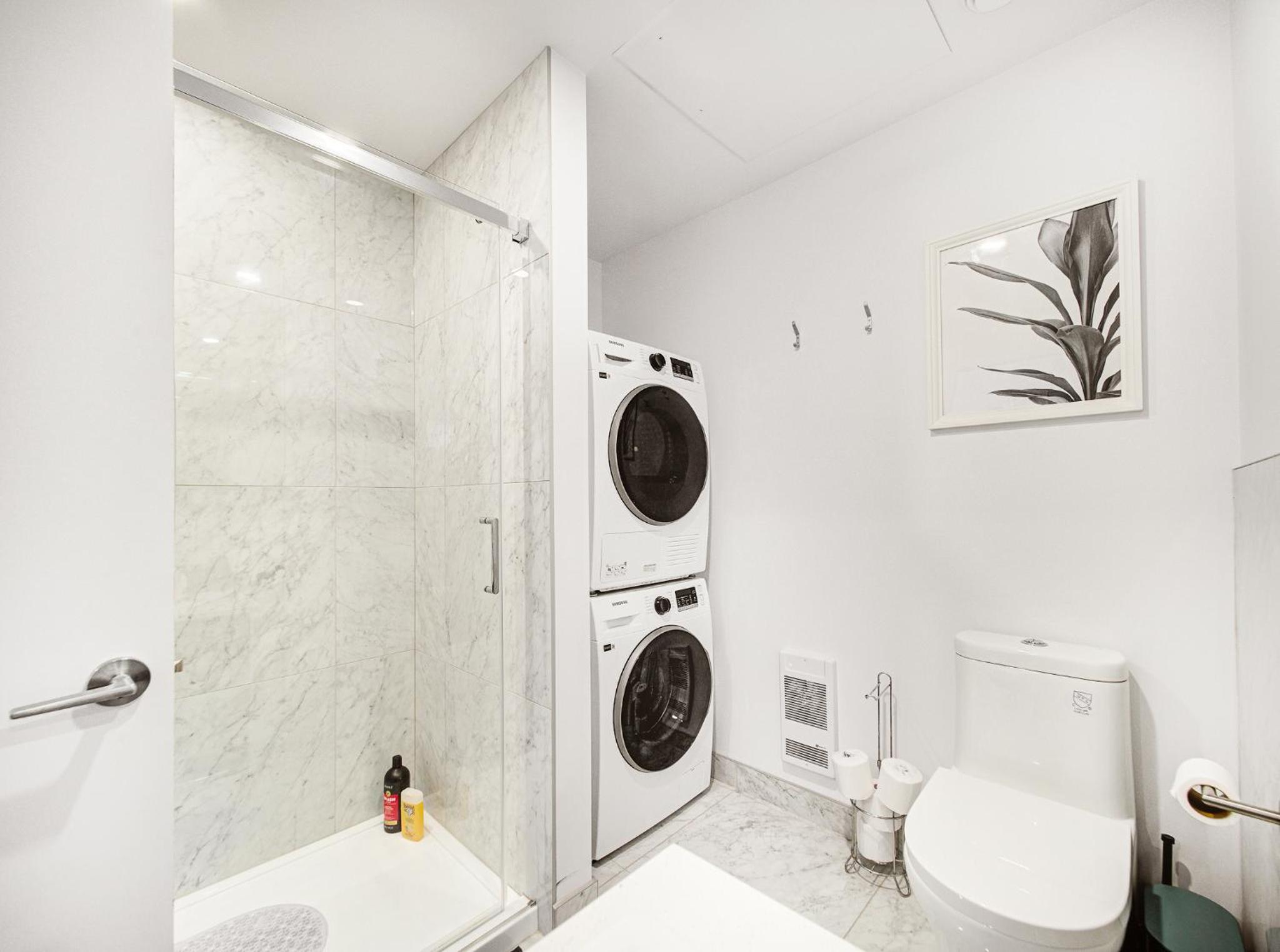 Stunning 2 Bedroom Downtown Montreal