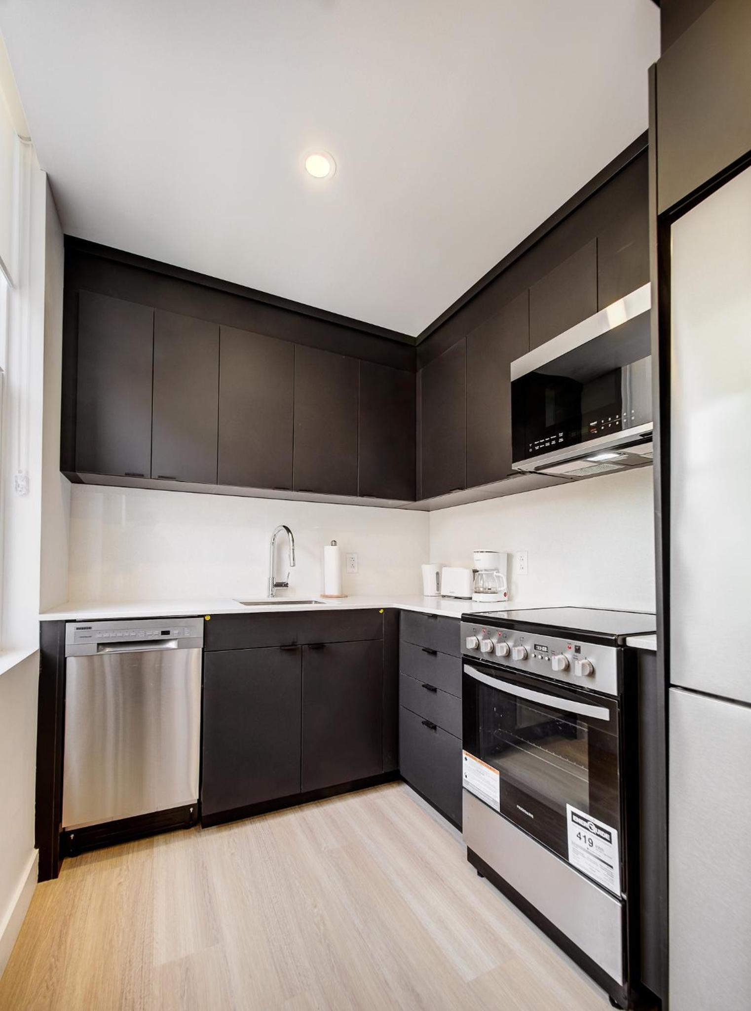 Stunning 2 Bedroom Downtown Montreal
