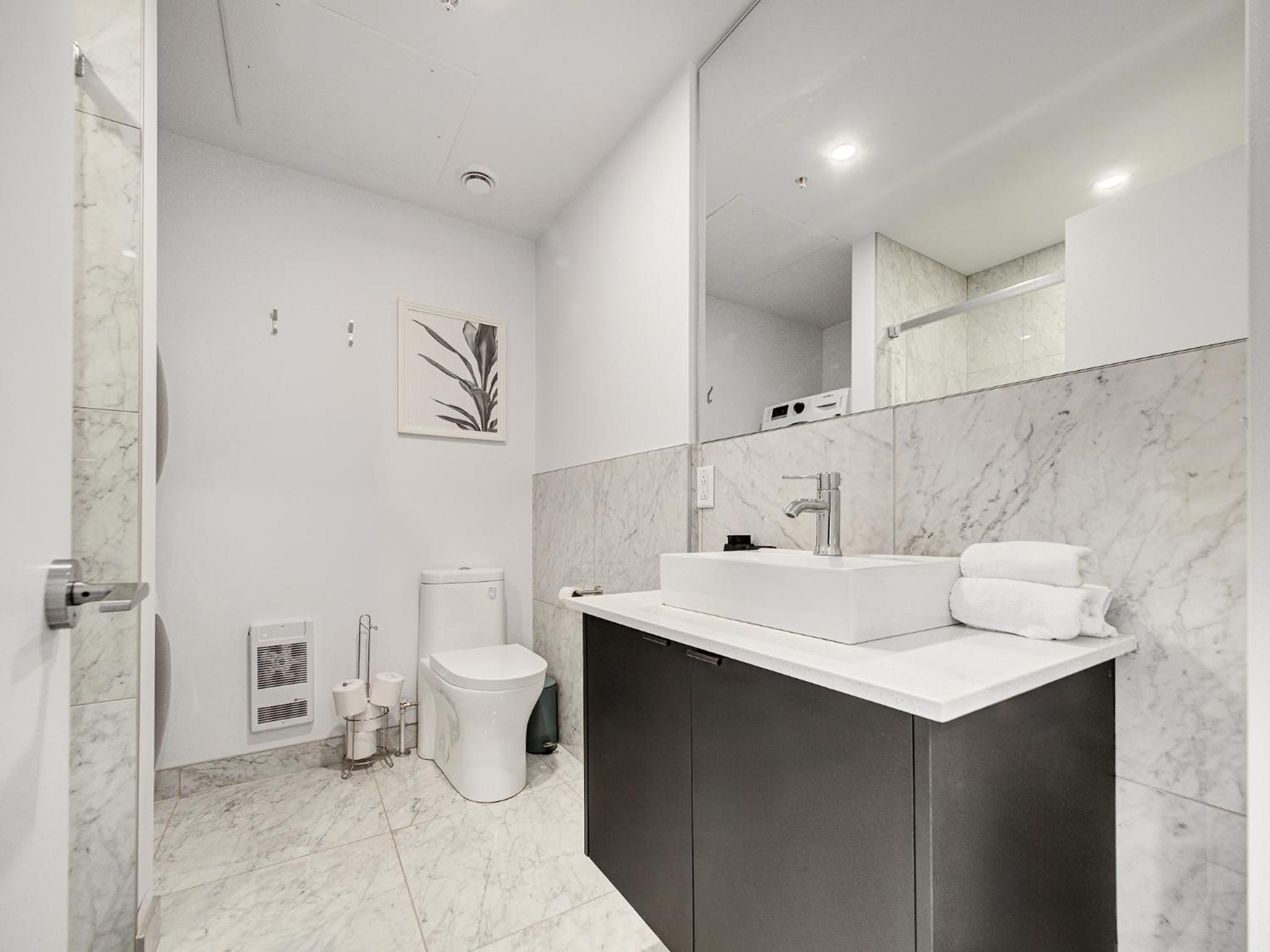 Stunning 2 Bedroom Downtown Montreal