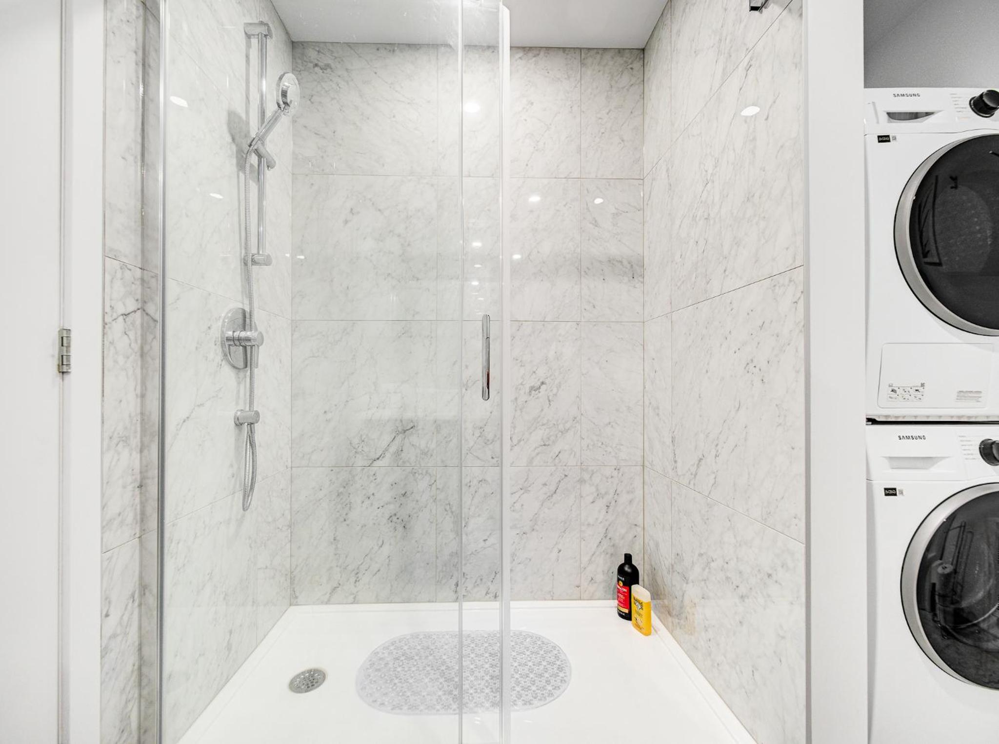 Stunning 2 Bedroom Downtown Montreal
