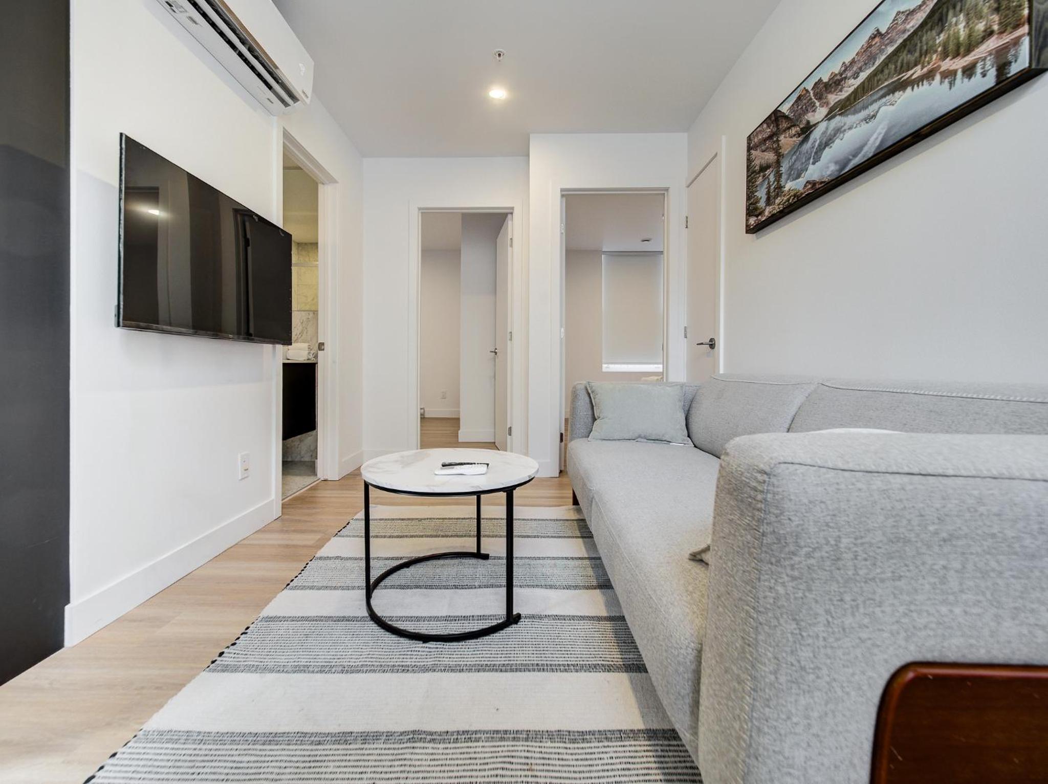 Stunning 2 Bedroom Downtown Montreal