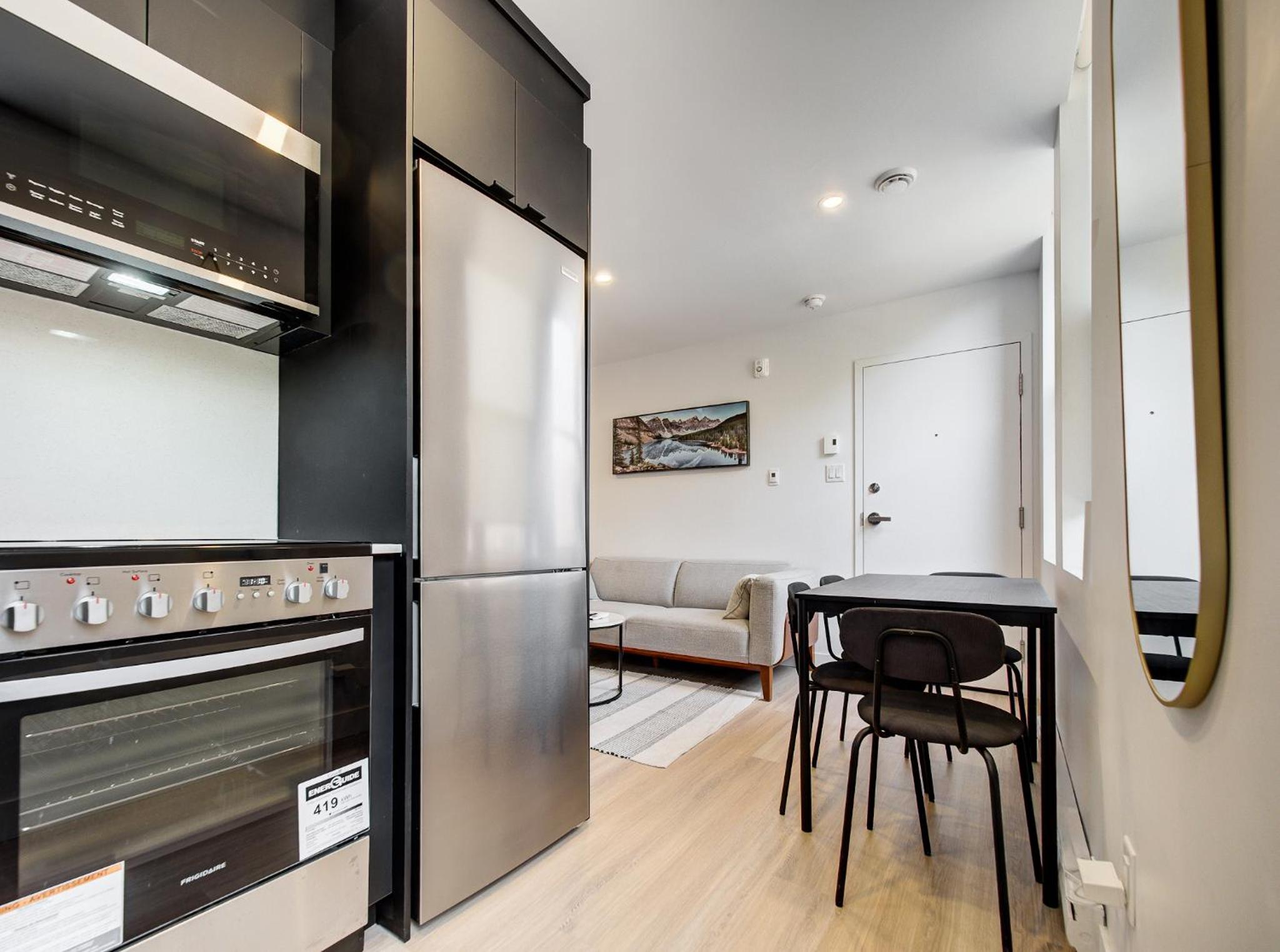 Stunning 2 Bedroom Downtown Montreal
