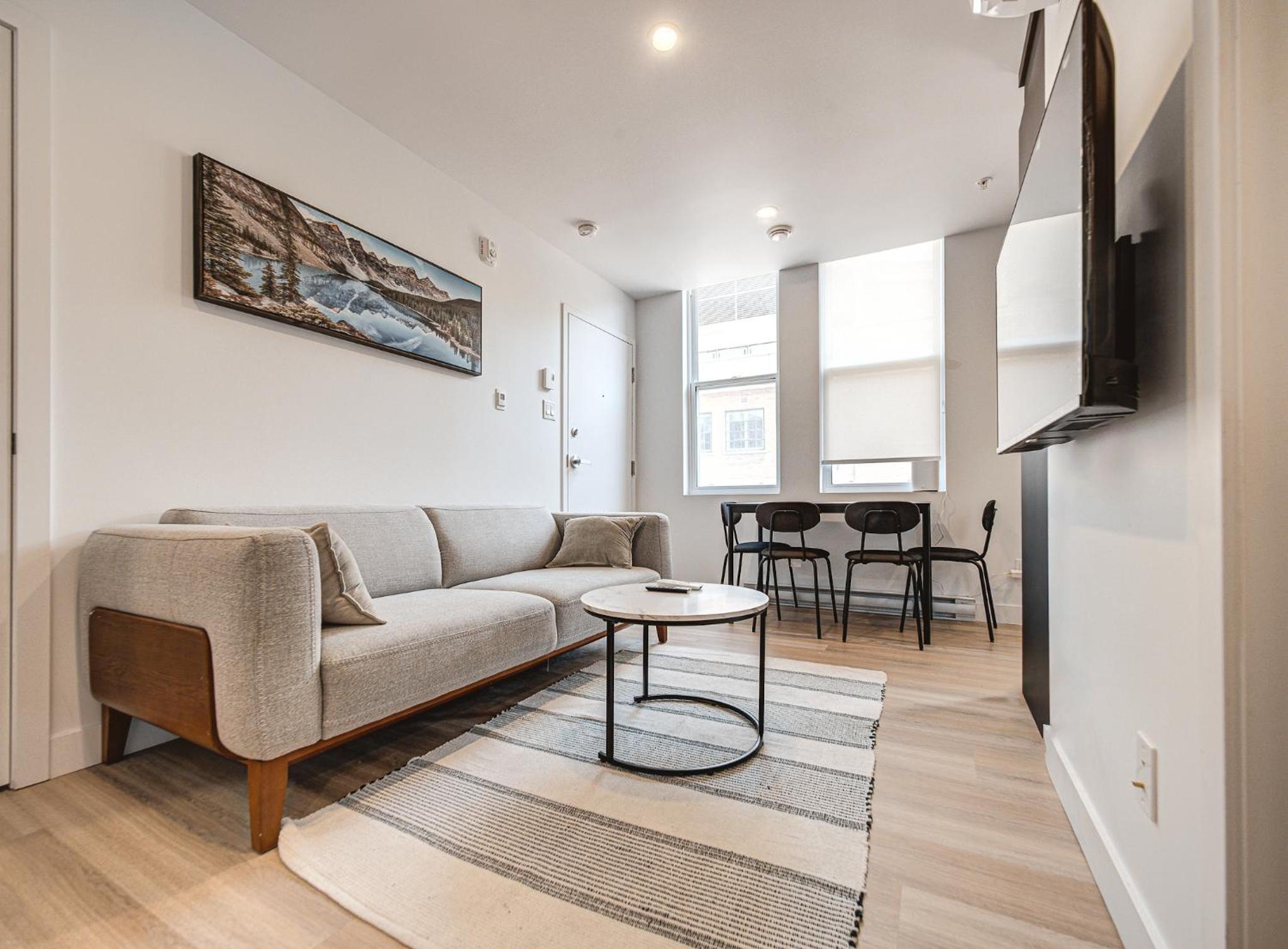 Stunning 2 Bedroom Downtown Montreal