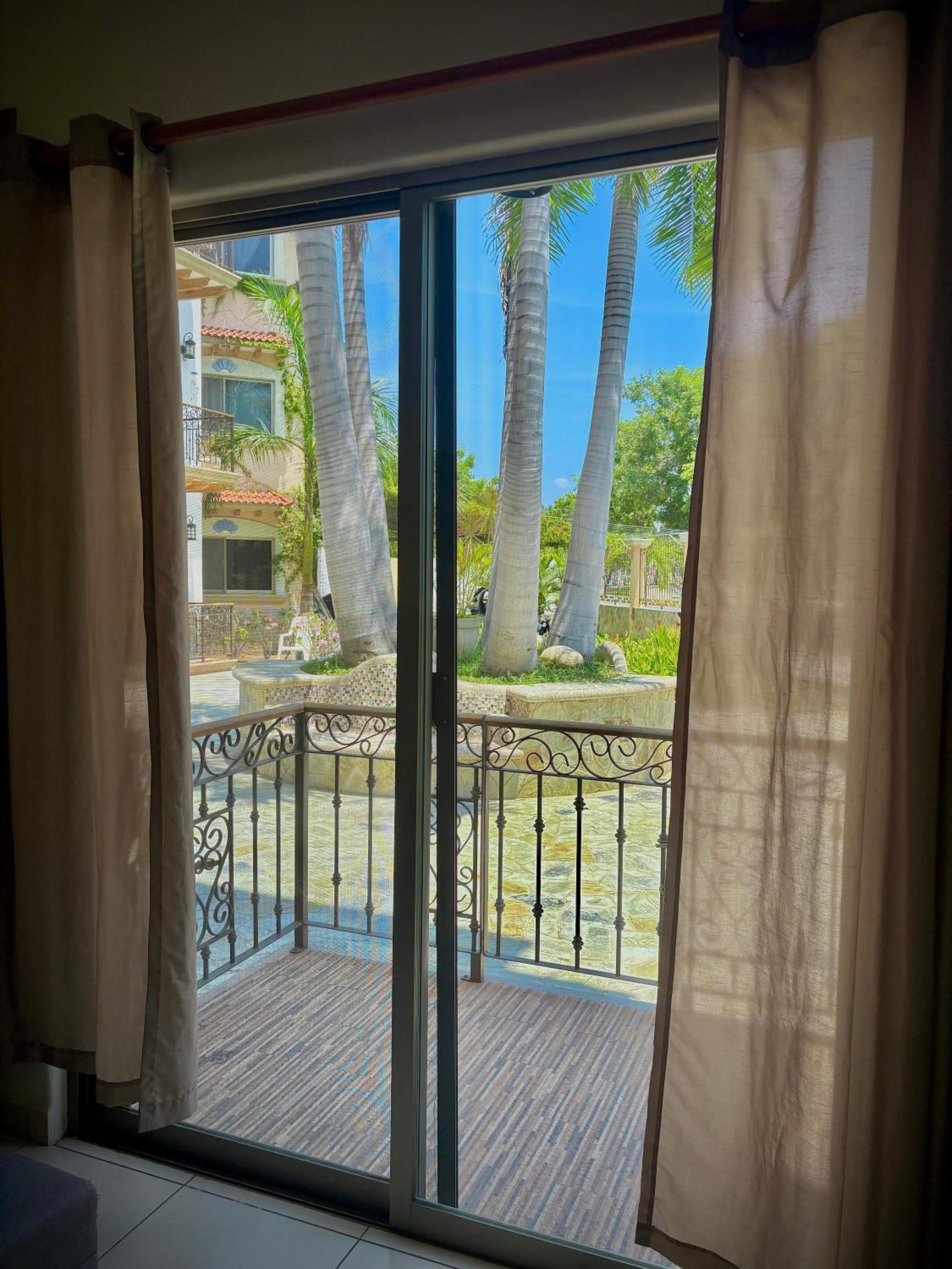 Depa 102A en Huatulco con alberca y terraza 5 min playa