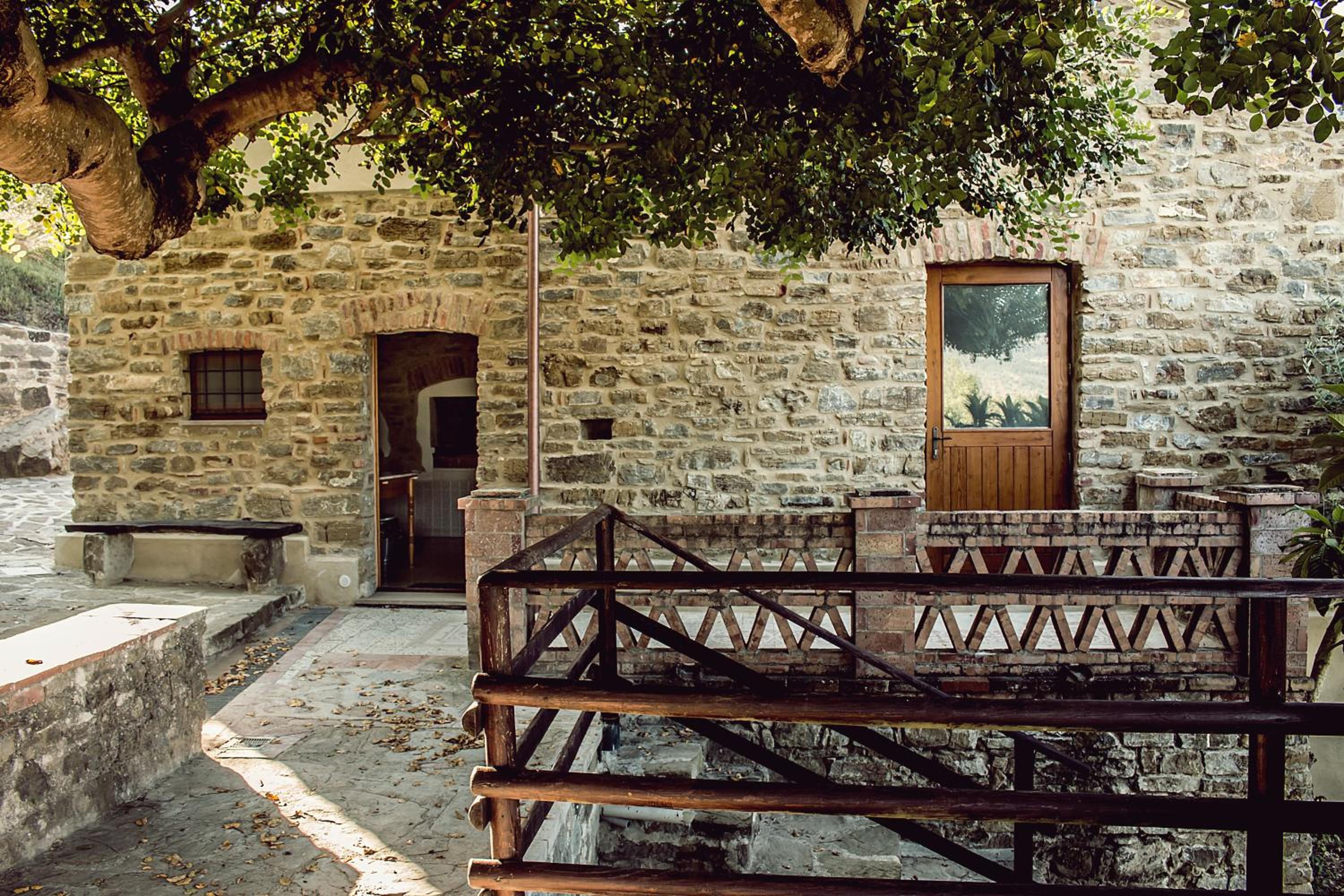 Casale storico nella campagna cilentana