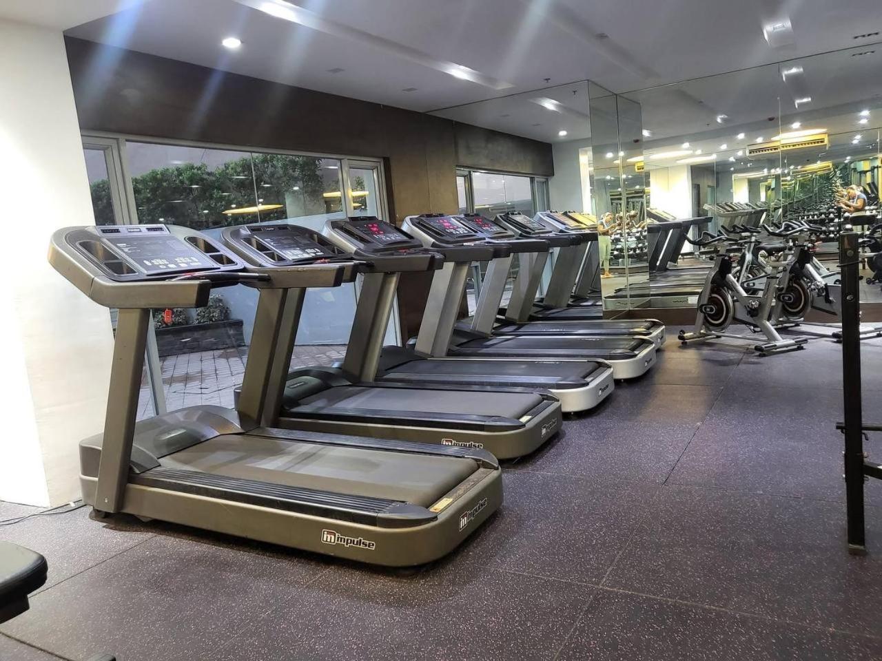 Singapore Theme Sunshine 100 Tower 3 Pioneer Free Pool Gym Internet Netflix