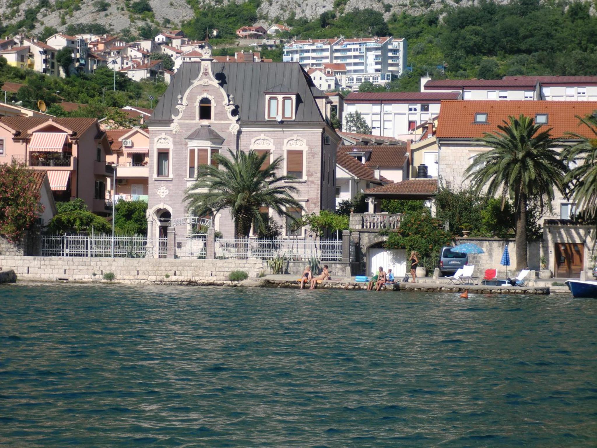 Photo 100