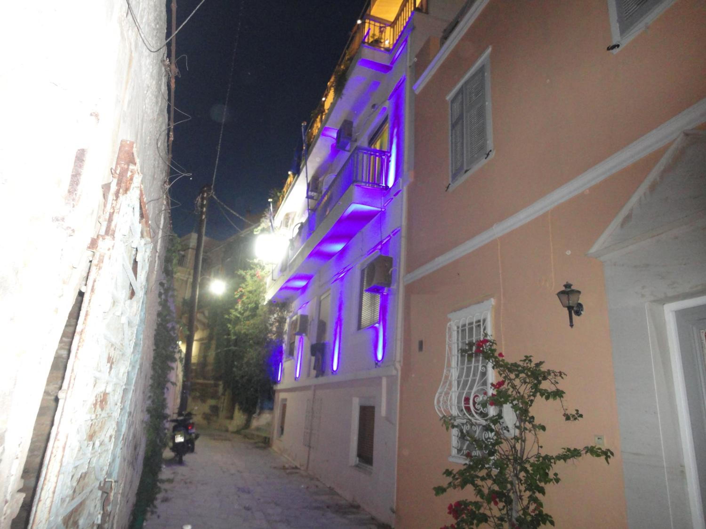Photo 8