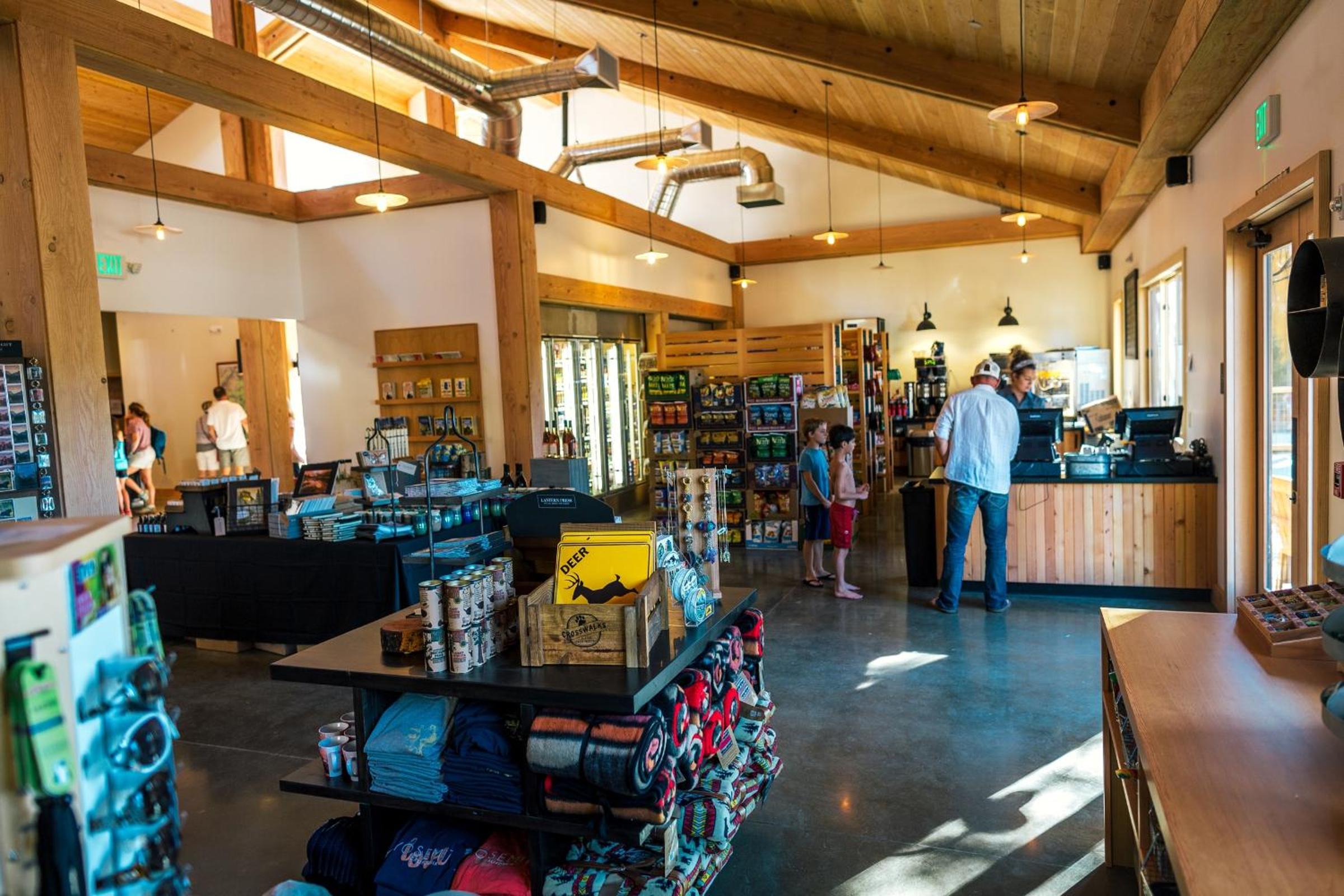 Rush Creek Lodge at Yosemite