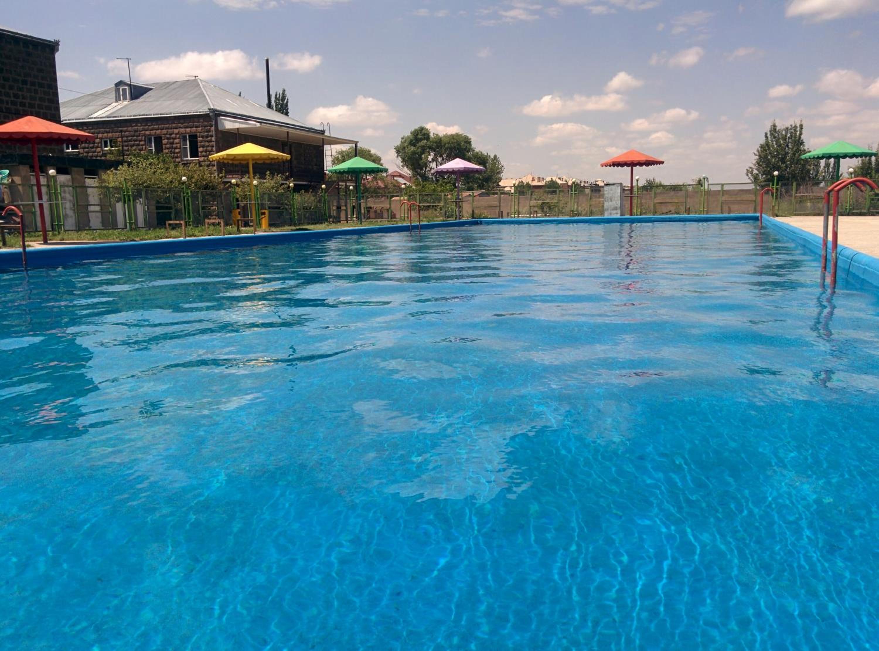 Erazank Hotel