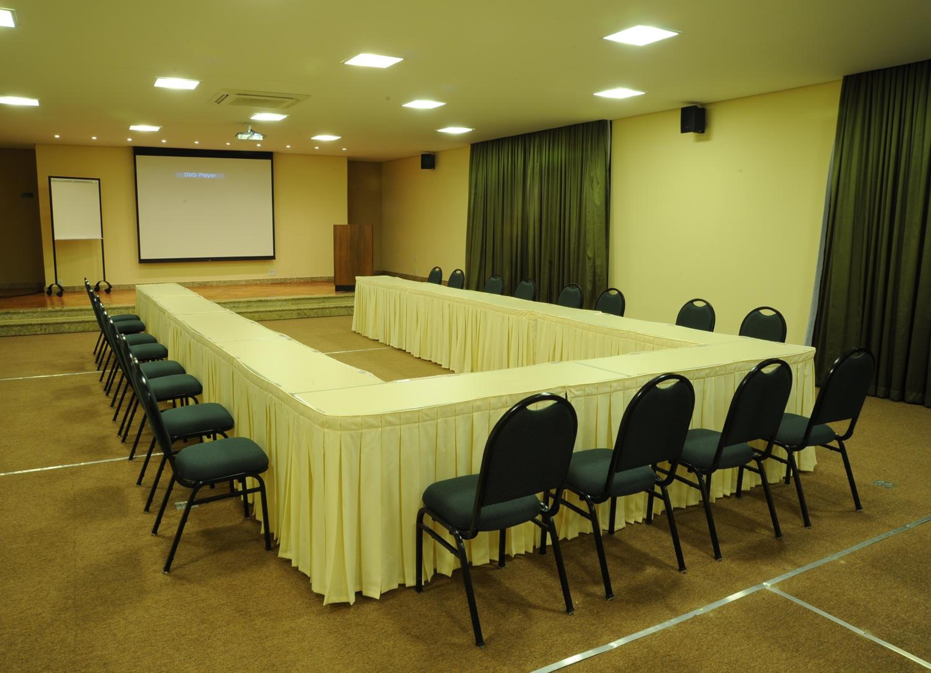 Ramada by Wyndham Furnaspark