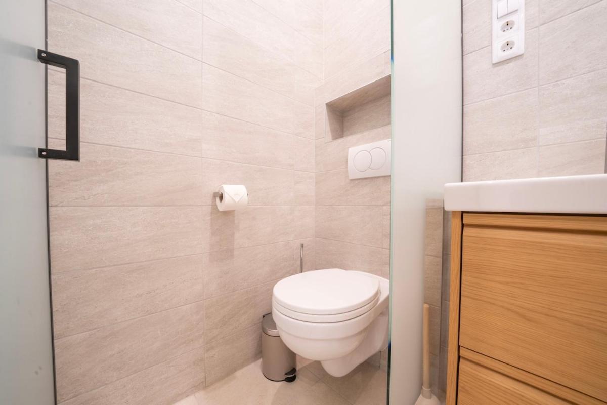 CABAnA I new I AC I URBAN - MOON