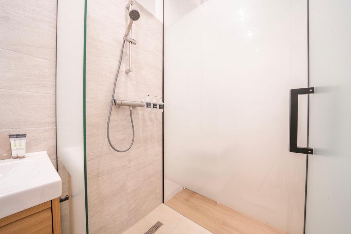 CABAnA I new I AC I URBAN - MOON