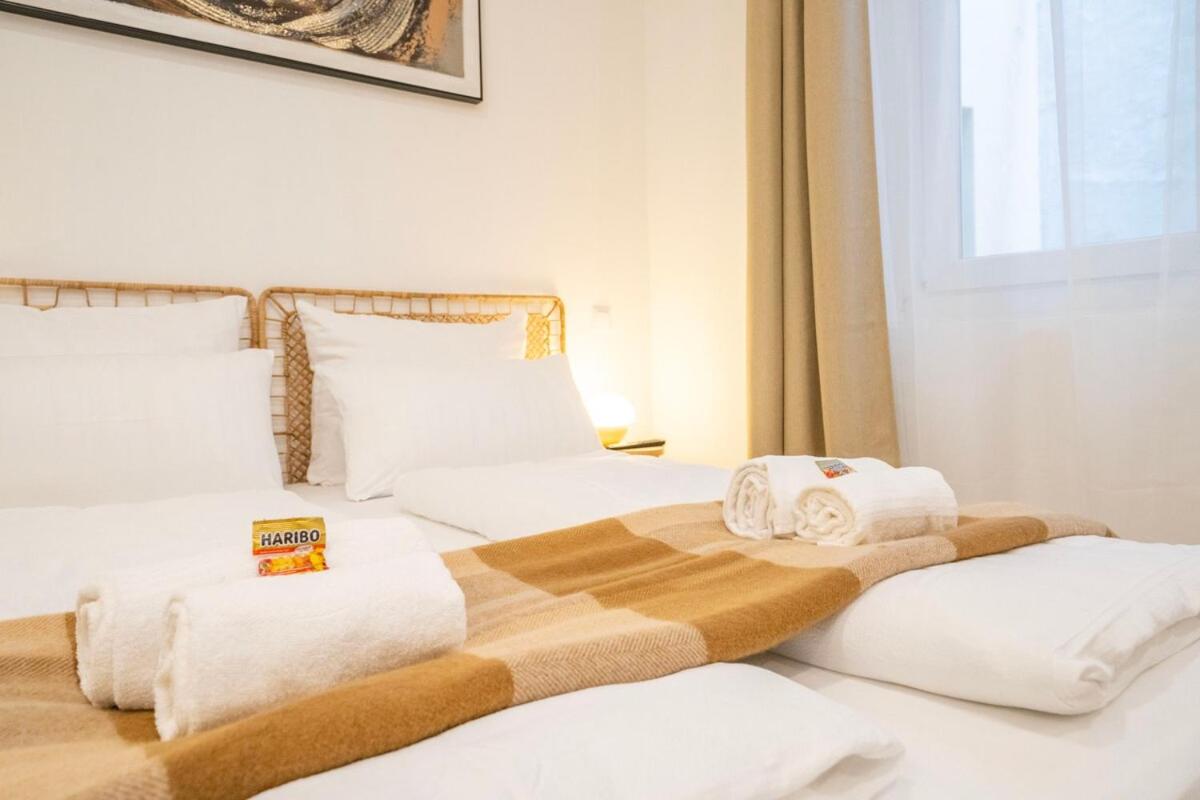 CABAnA I new I AC I URBAN - MOON