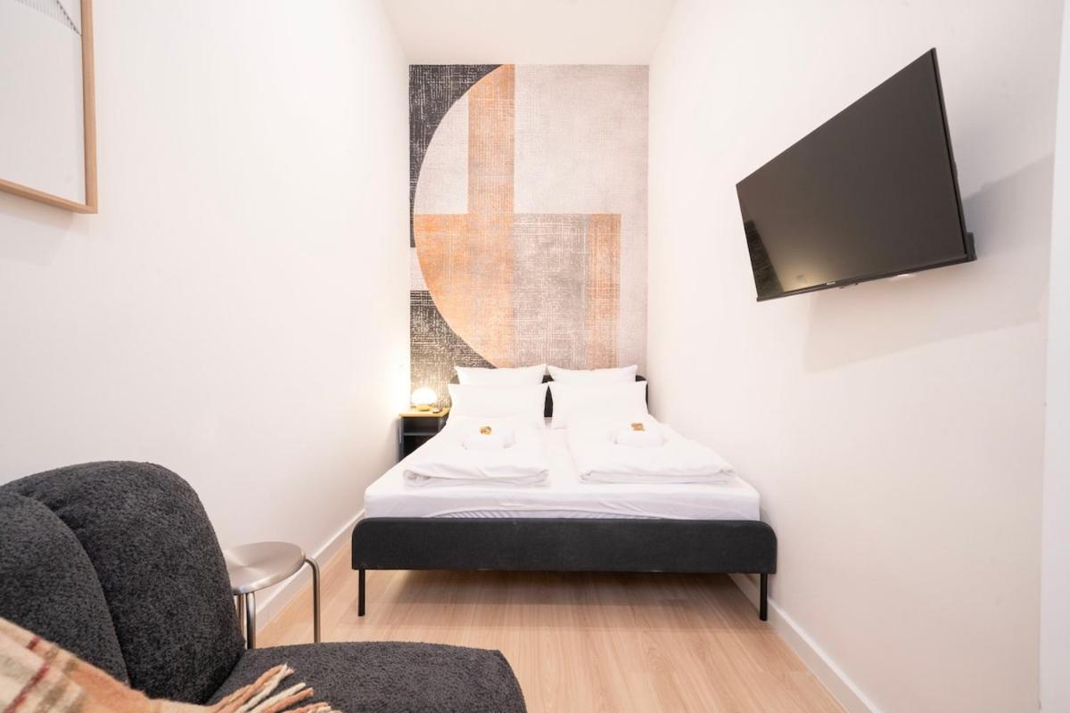 CABAnA I new I AC I wifi I URBAN I Space