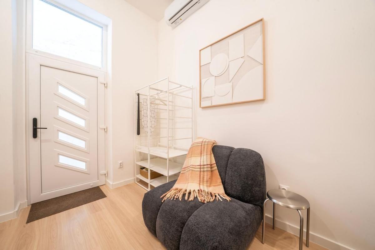 CABAnA I new I AC I wifi I URBAN I Space