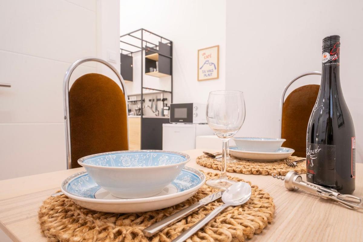 CABAnA I new I AC I wifi I URBAN I Space