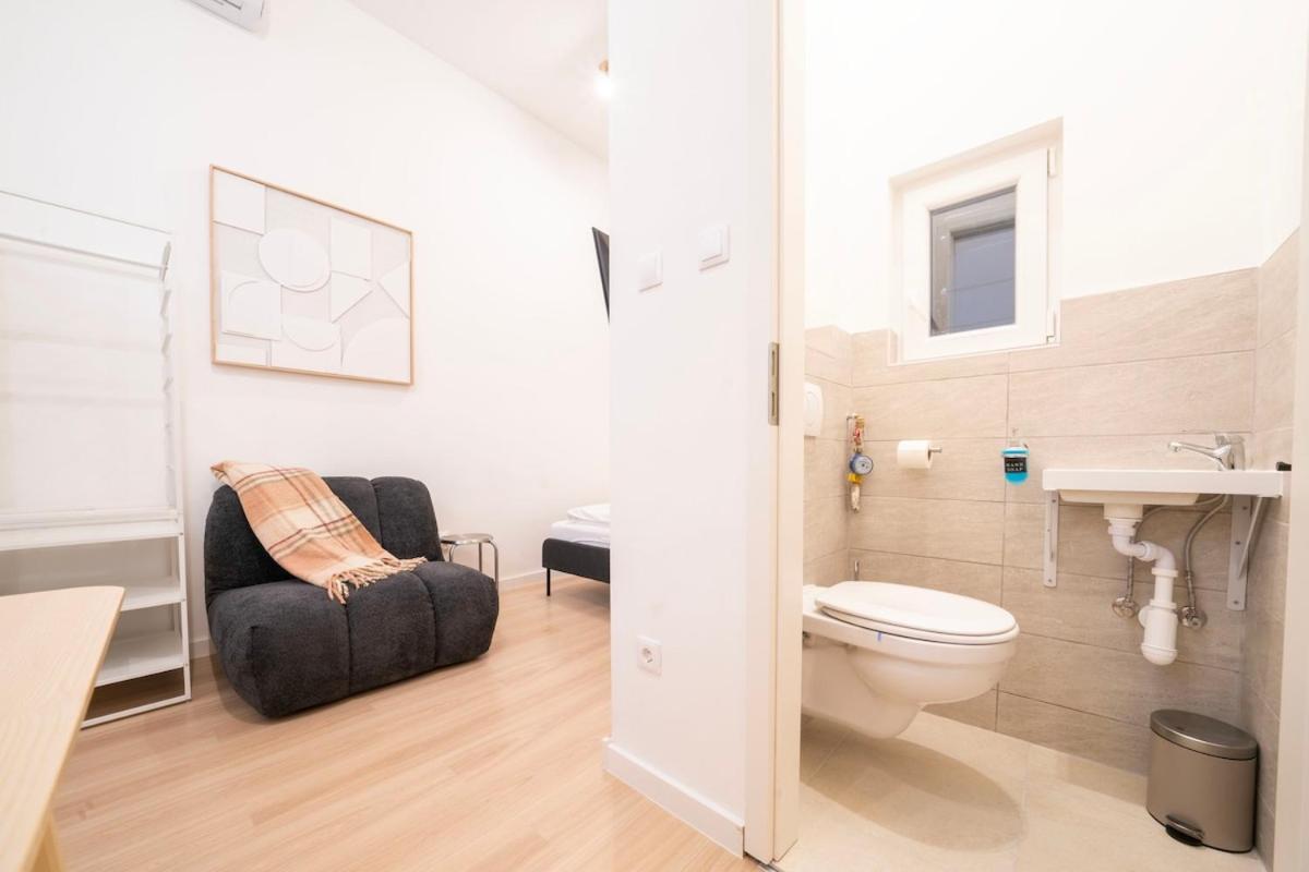 CABAnA I new I AC I wifi I URBAN I Space
