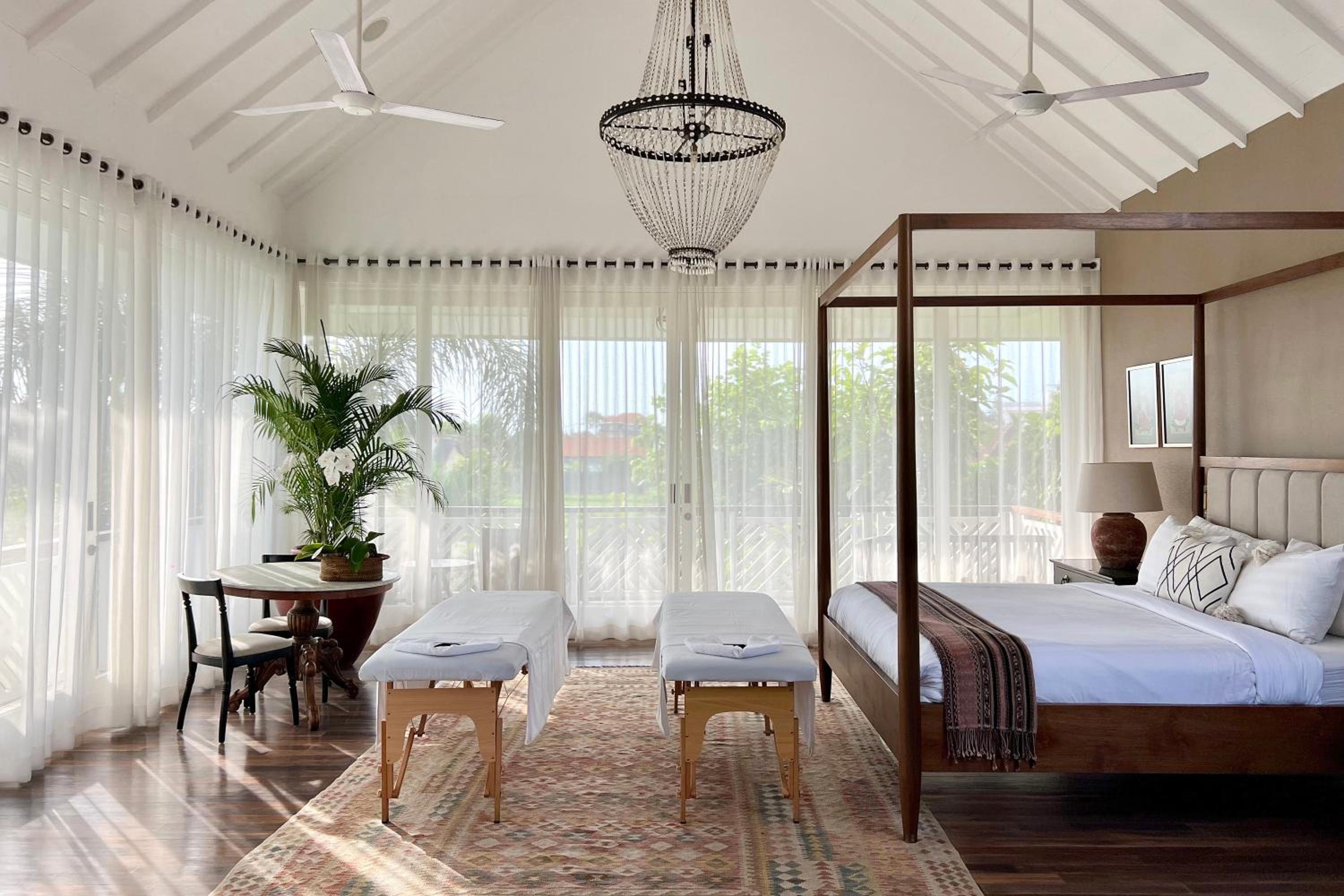 Kasianda House - Private Resort with Culinary Team, Butlers and Mixologists