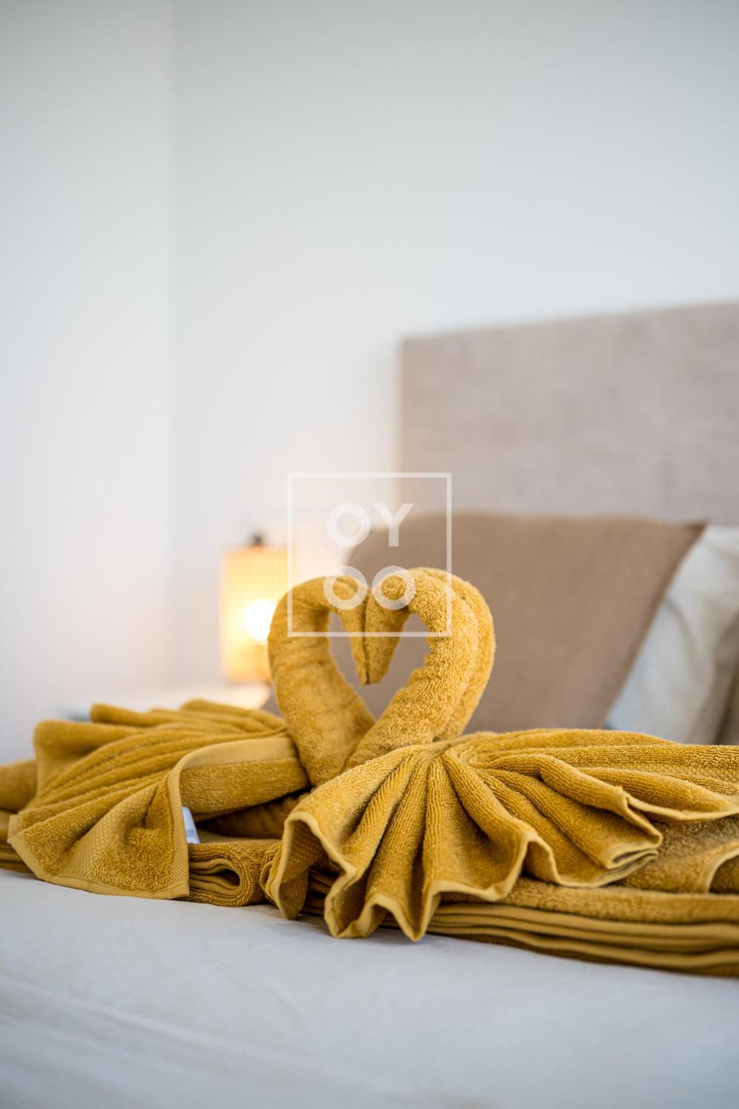 Villa Oasis Mar Menor, private pool, walk to beach, by OYOOSTAYS