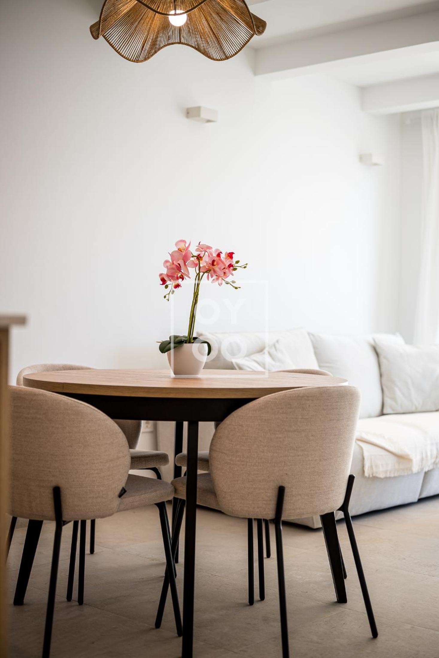Villa Oasis Mar Menor, private pool, walk to beach, by OYOOSTAYS