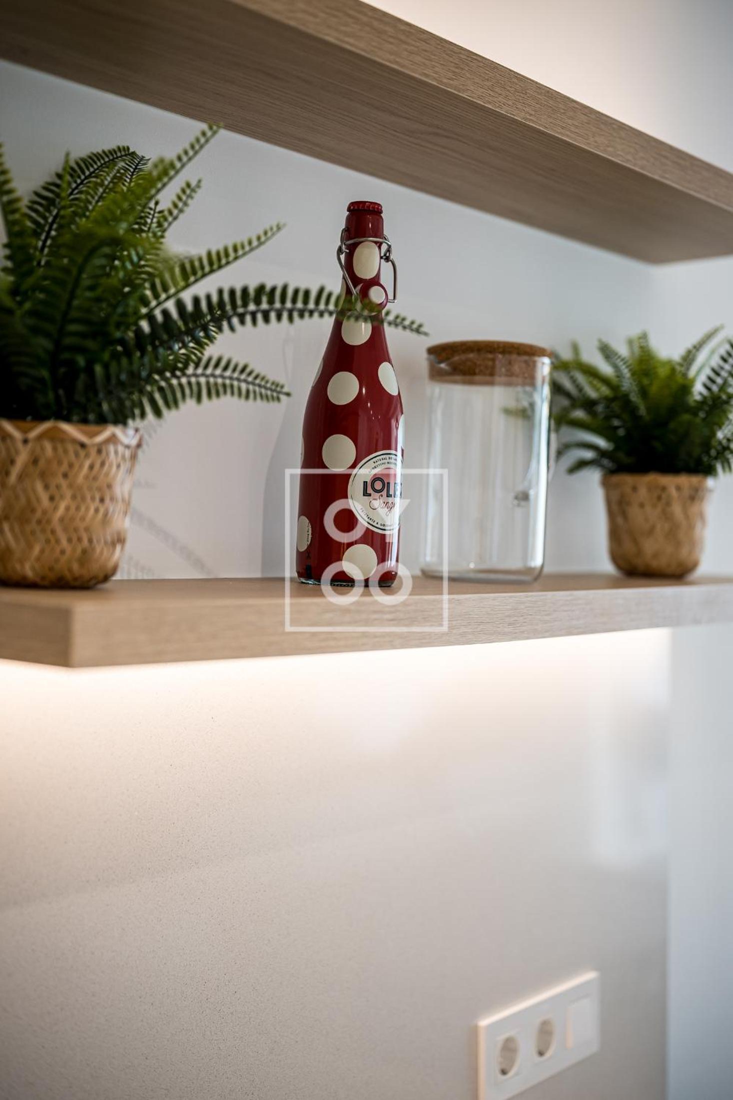 Villa Oasis Mar Menor, private pool, walk to beach, by OYOOSTAYS