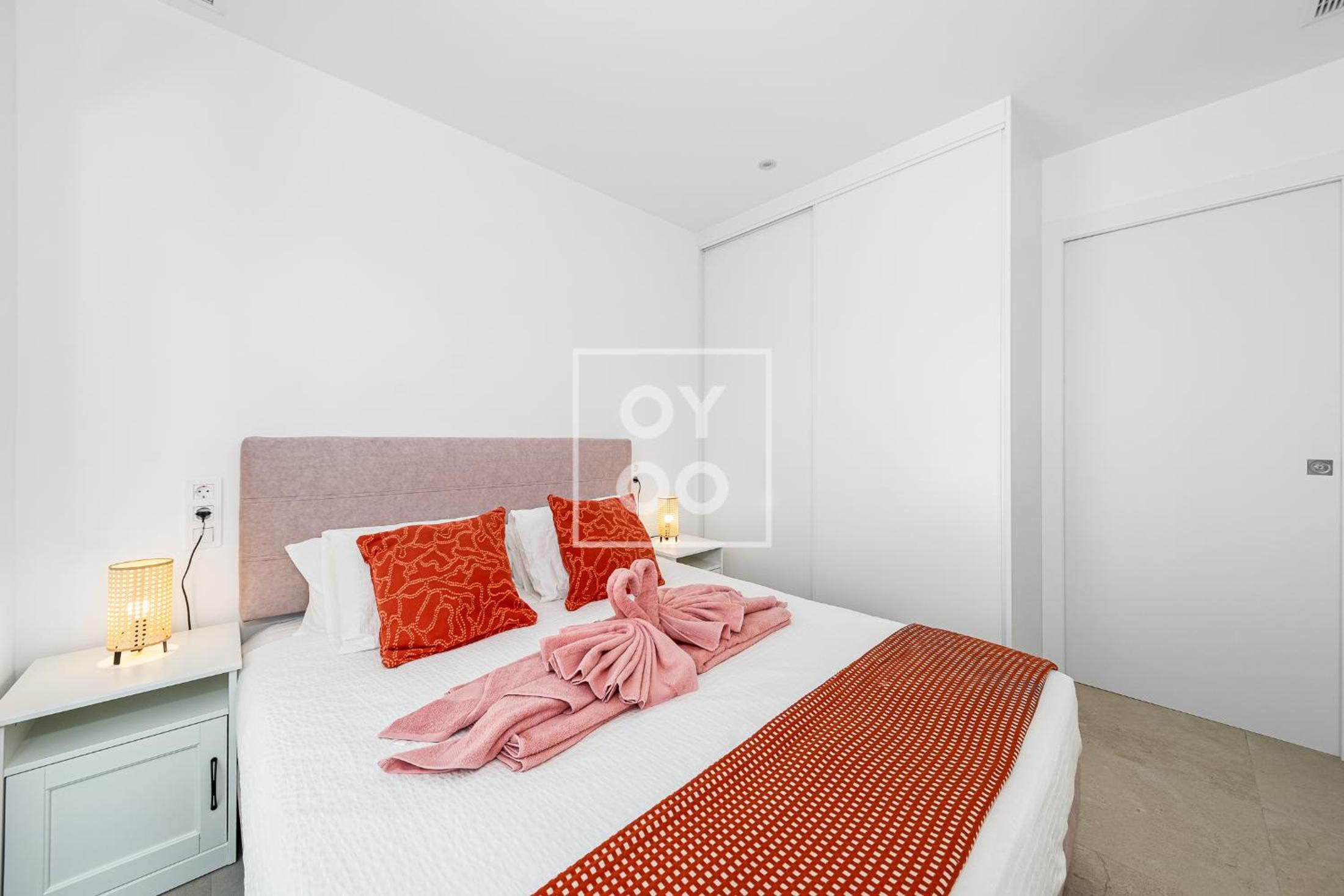 Villa Oasis Mar Menor, private pool, walk to beach, by OYOOSTAYS