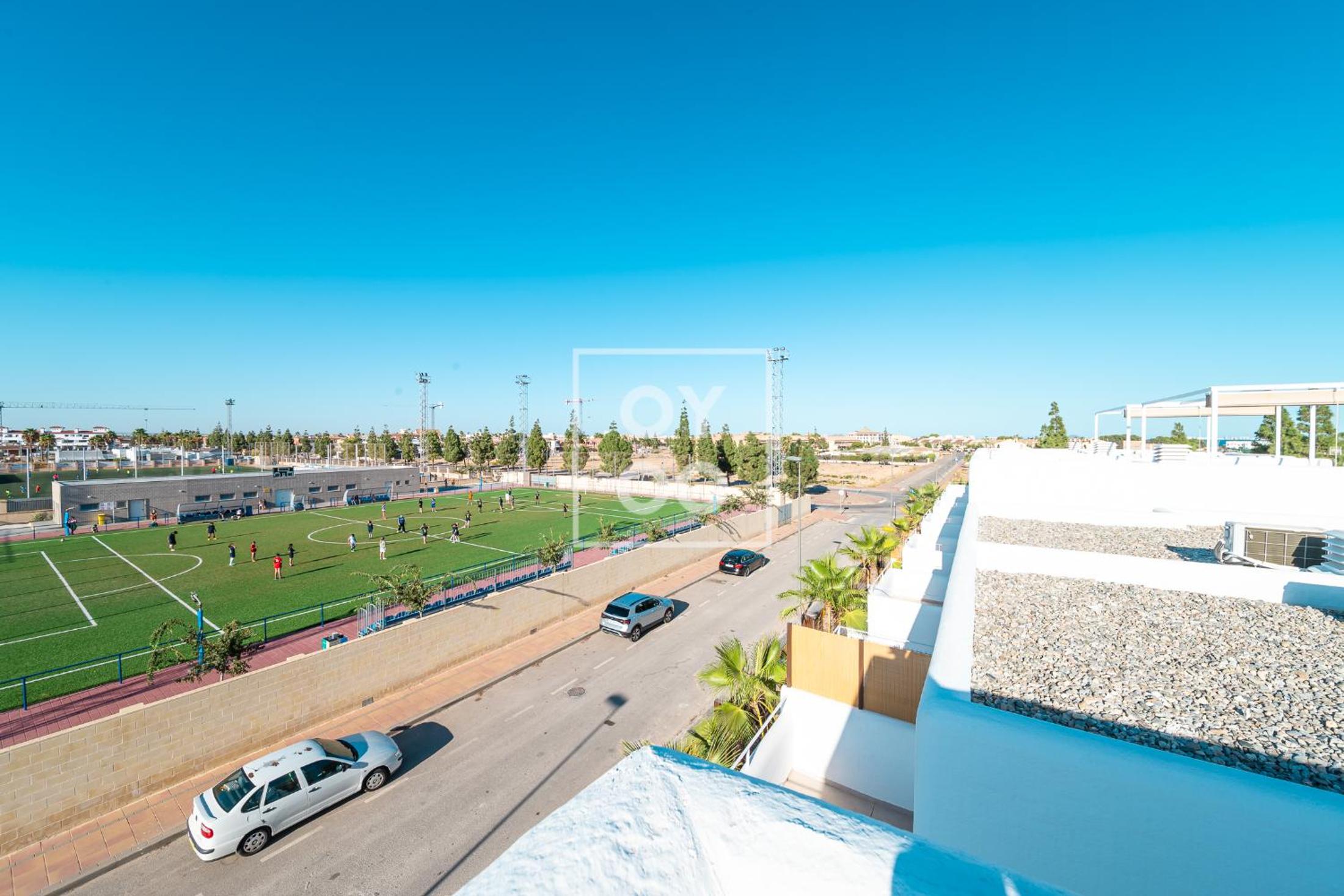 Villa Oasis Mar Menor, private pool, walk to beach, by OYOOSTAYS