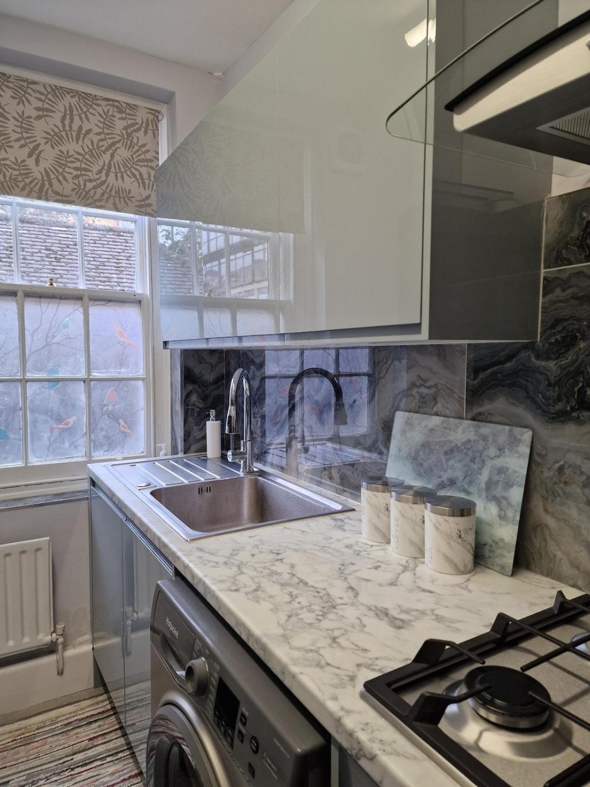 Stunning 3 Bedroom Flat close to Edgware Rd