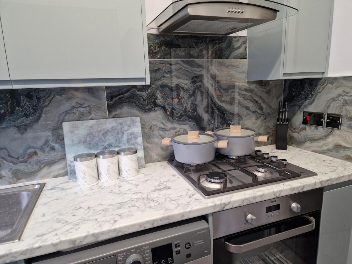 Stunning 3 Bedroom Flat close to Edgware Rd