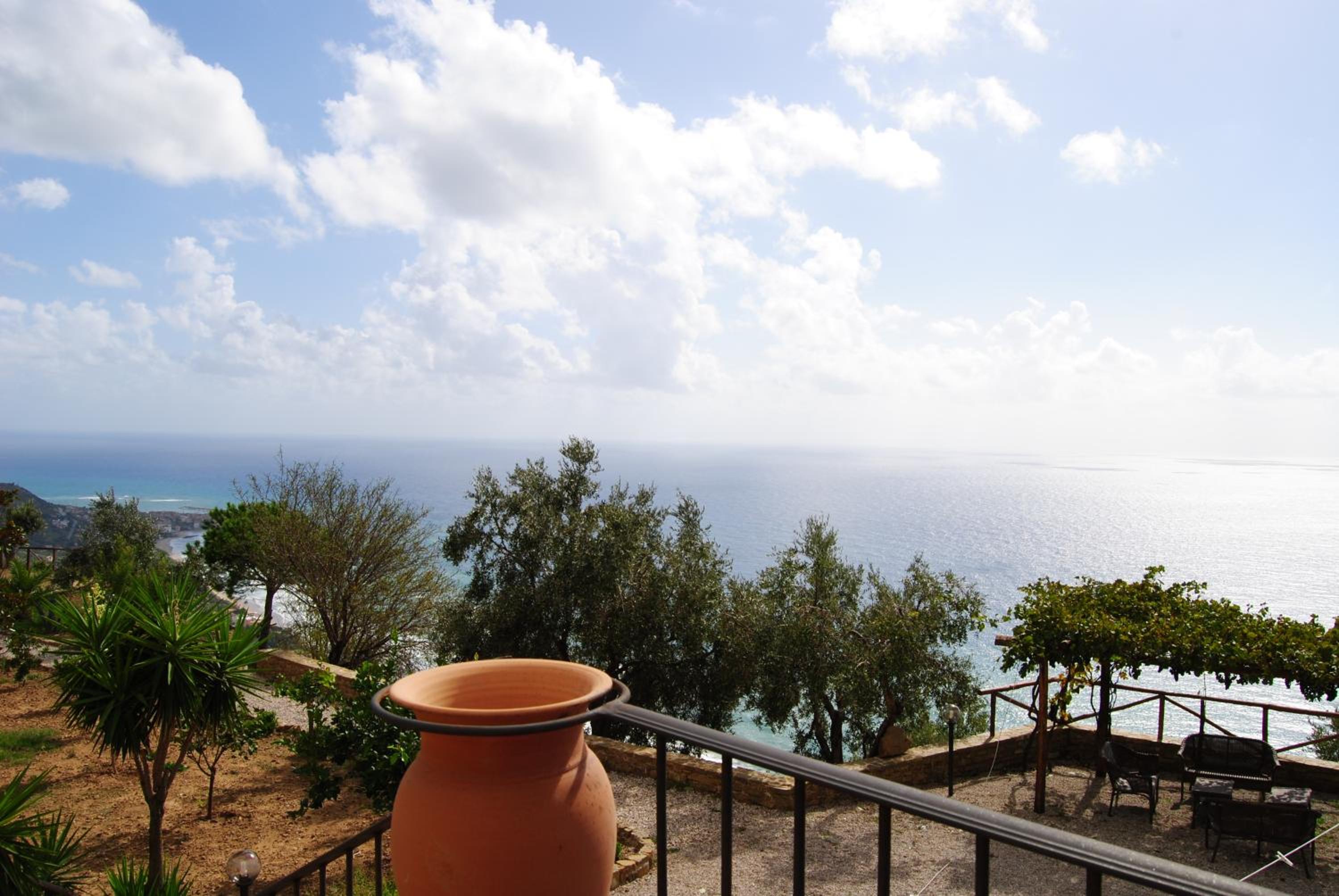 Casale Santa Rosalia Charme Villas and Rooms view 3