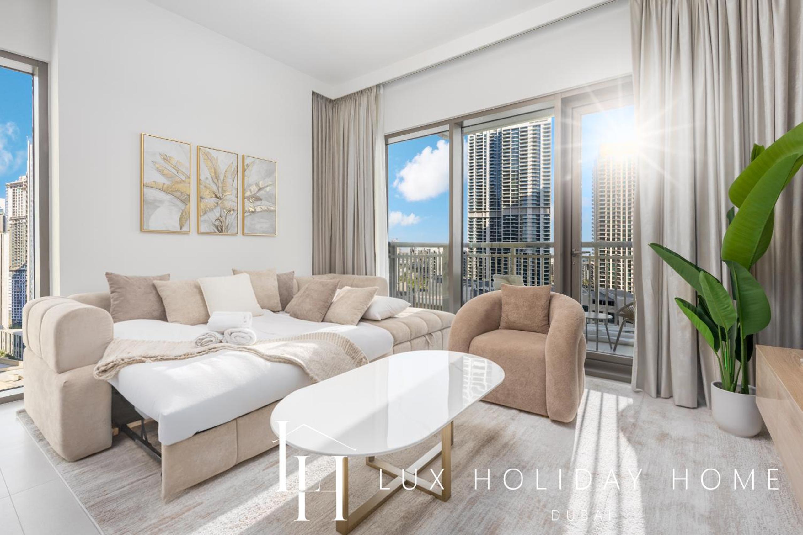LUX The Creekside Skyline View Suite