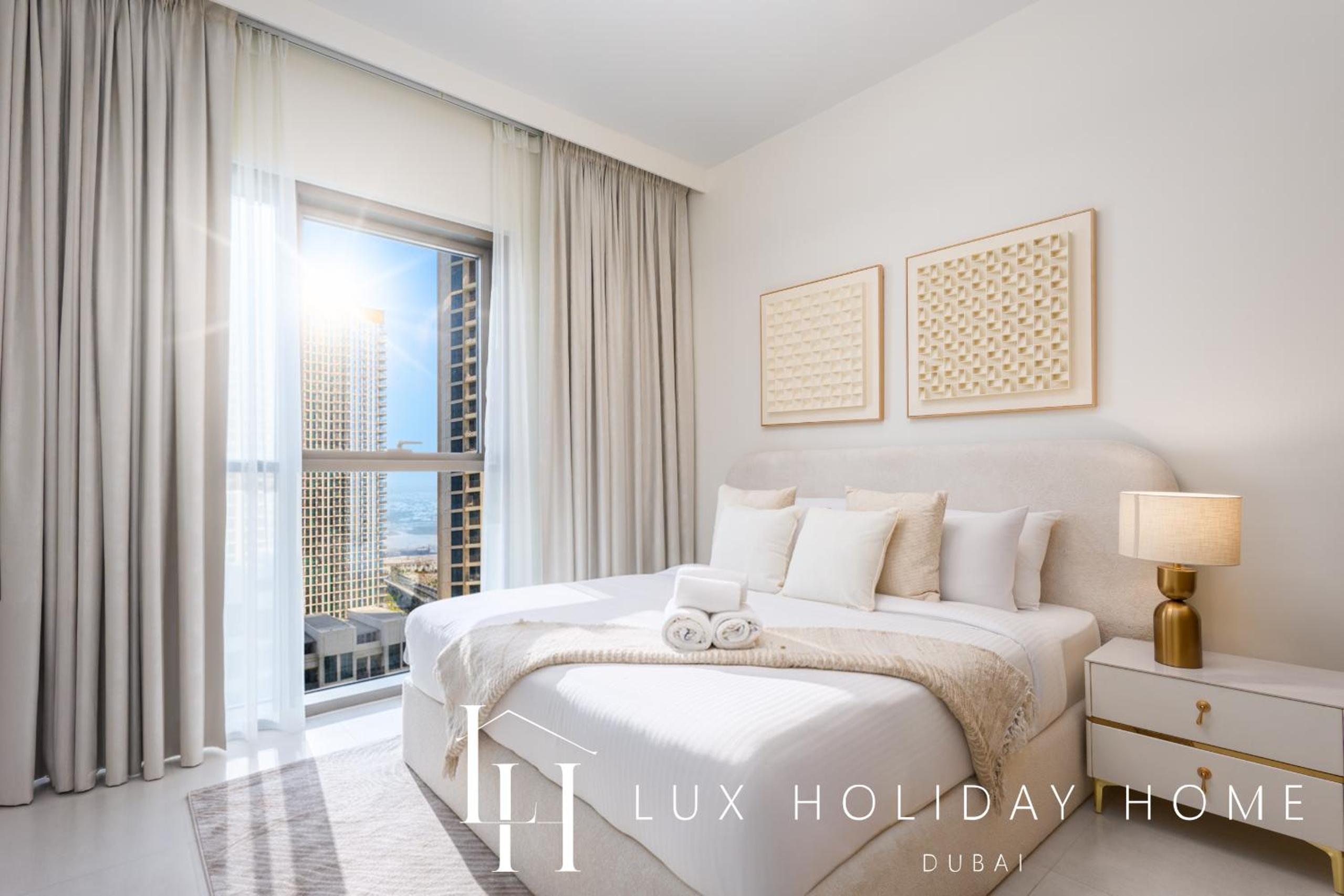 LUX The Creekside Skyline View Suite