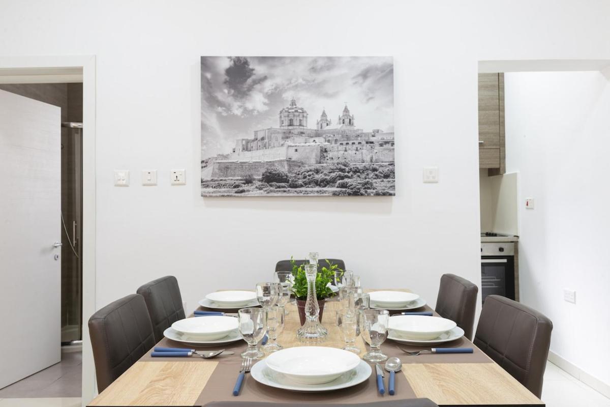 Sliema 2-bedroom apartment, 2 min by the sea