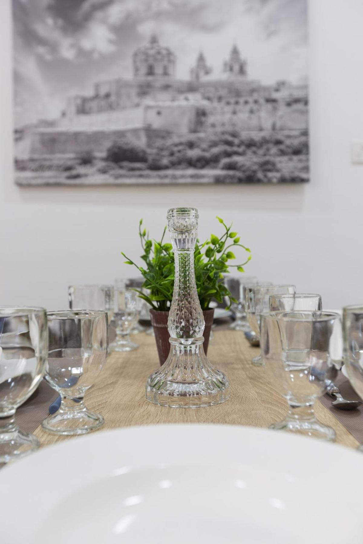 Sliema 2-bedroom apartment, 2 min by the sea