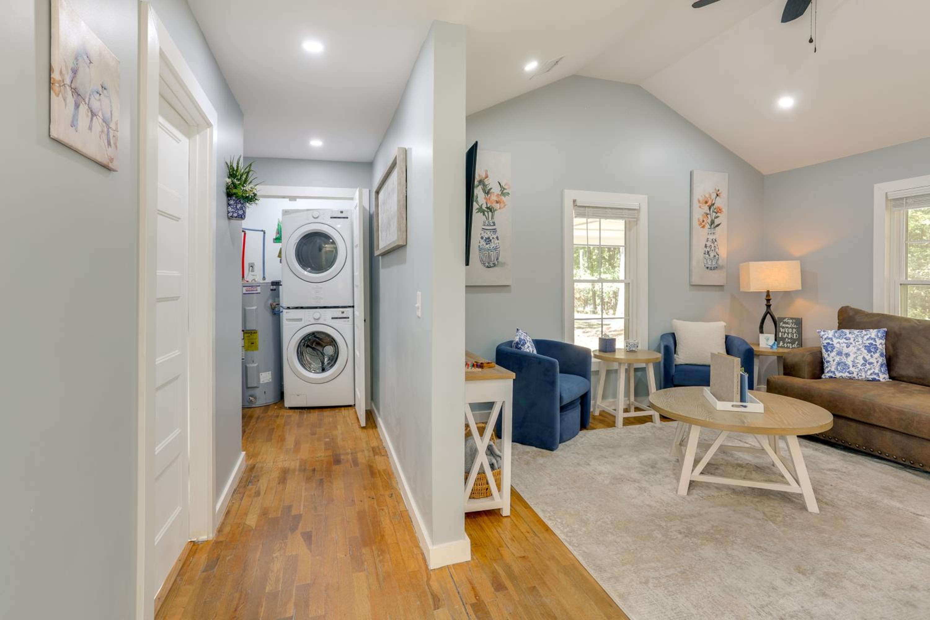 10 Mi to Tennessee River Blue Willow-Themed Home