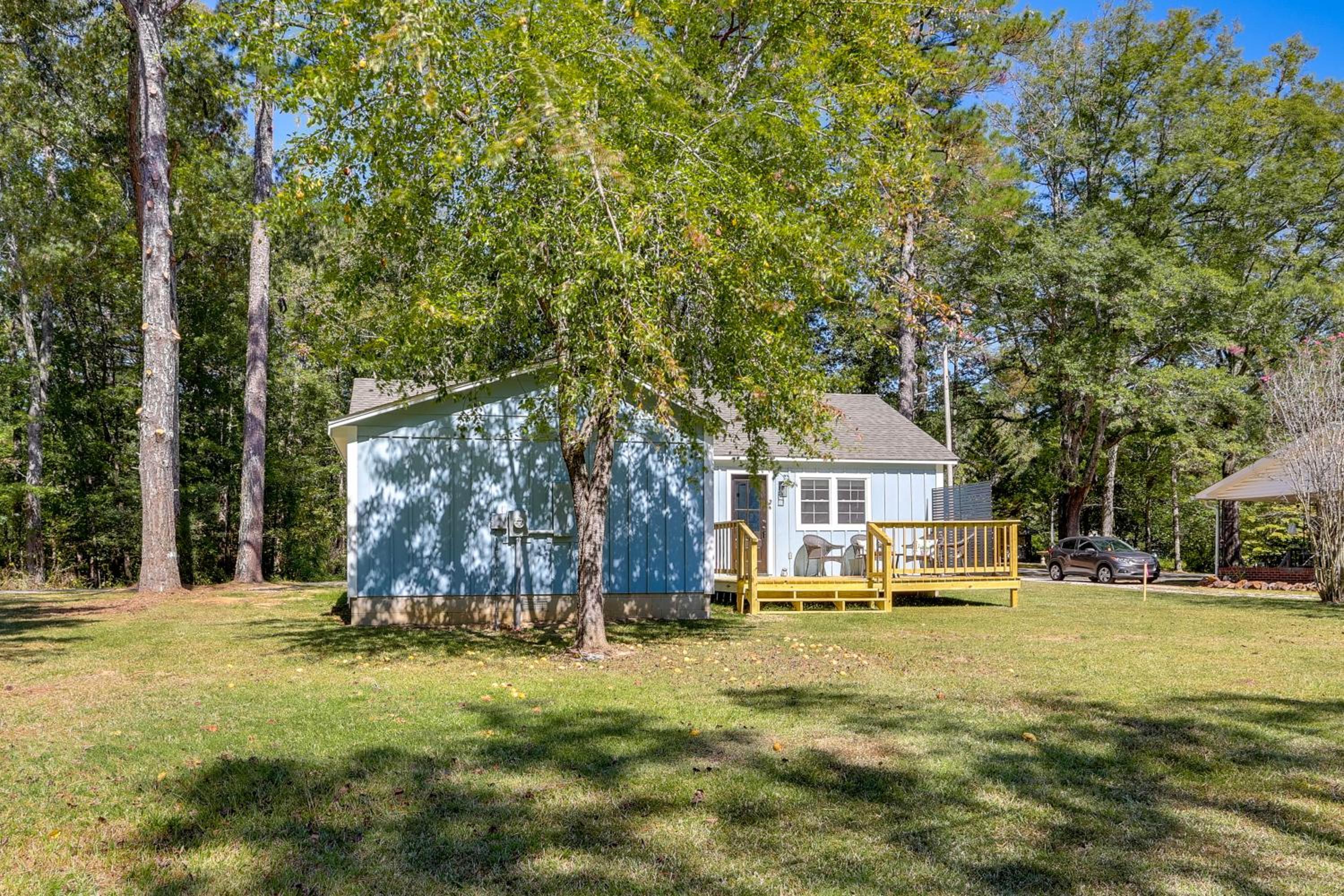 10 Mi to Tennessee River Blue Willow-Themed Home