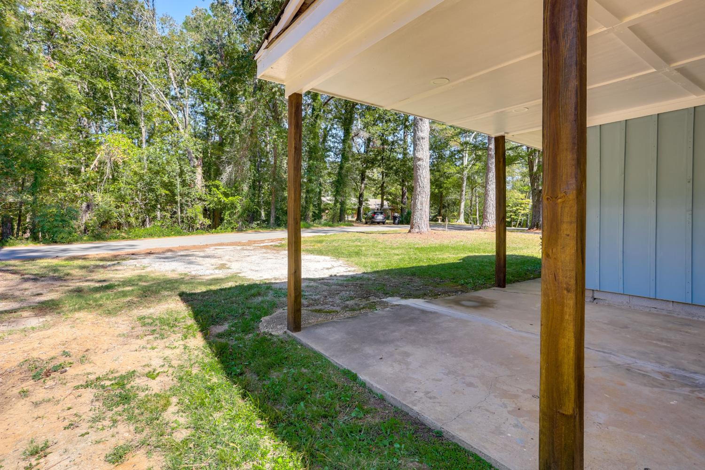 10 Mi to Tennessee River Blue Willow-Themed Home