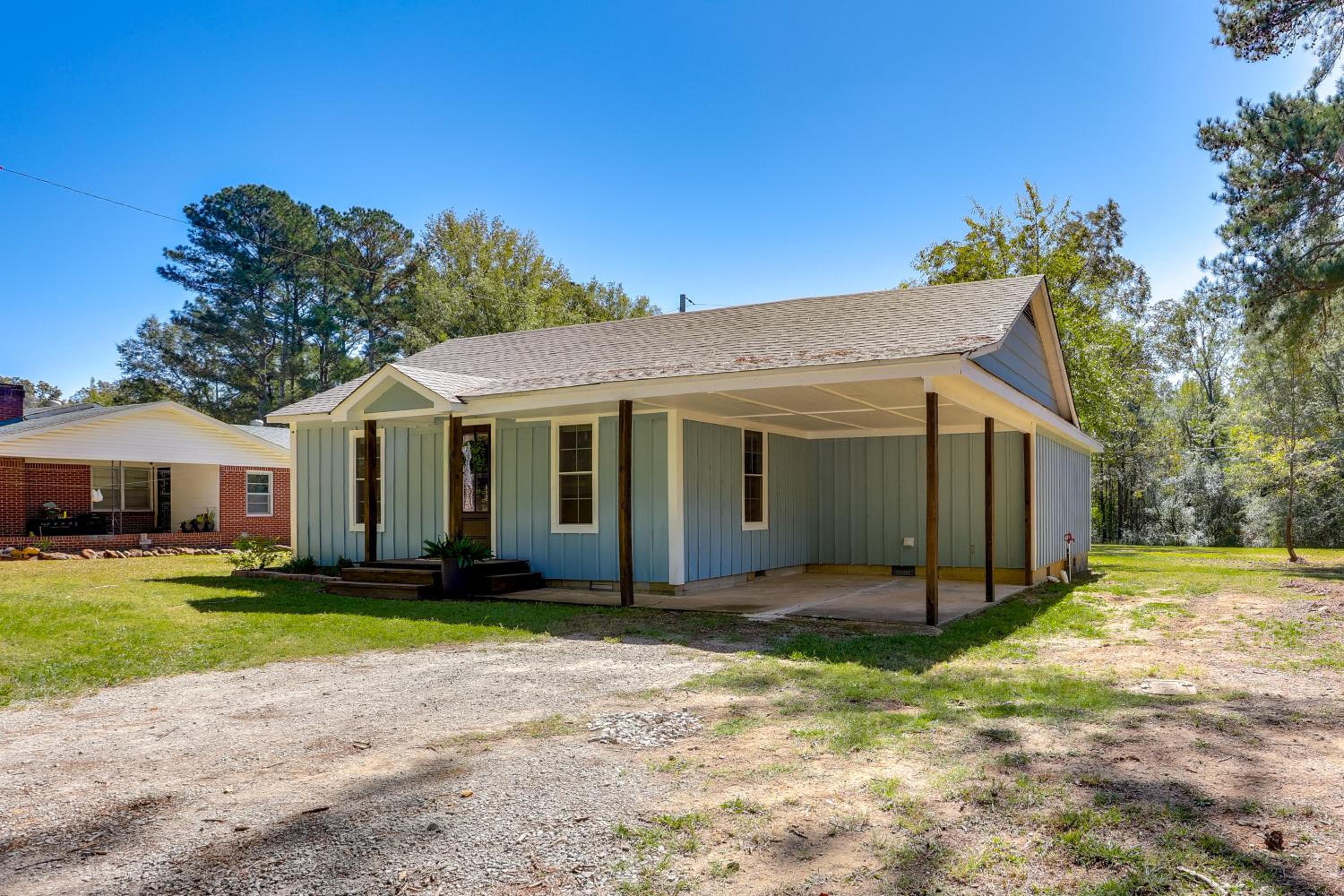 10 Mi to Tennessee River Blue Willow-Themed Home