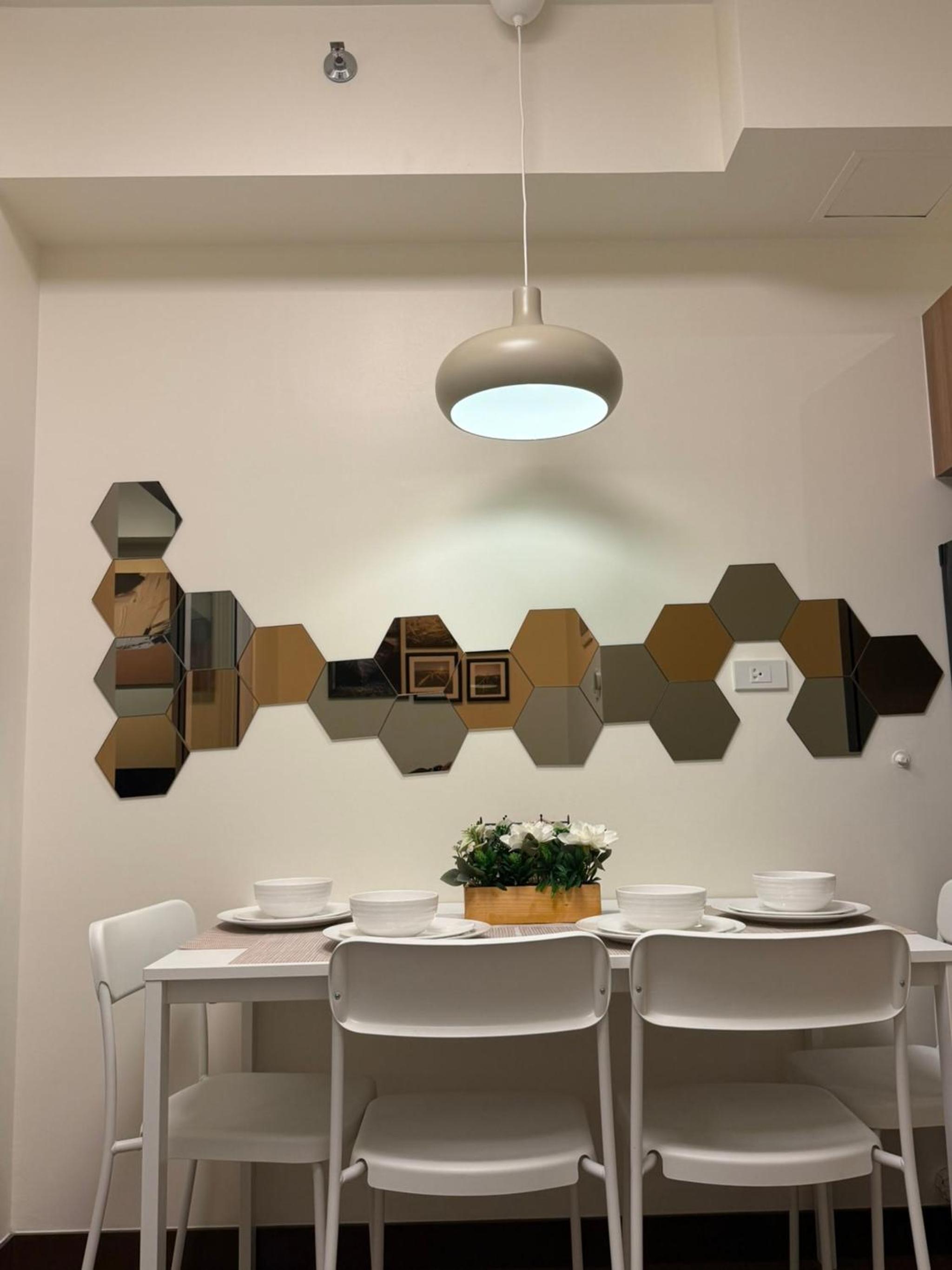 1BR Luxury Apartment The Camden Place
