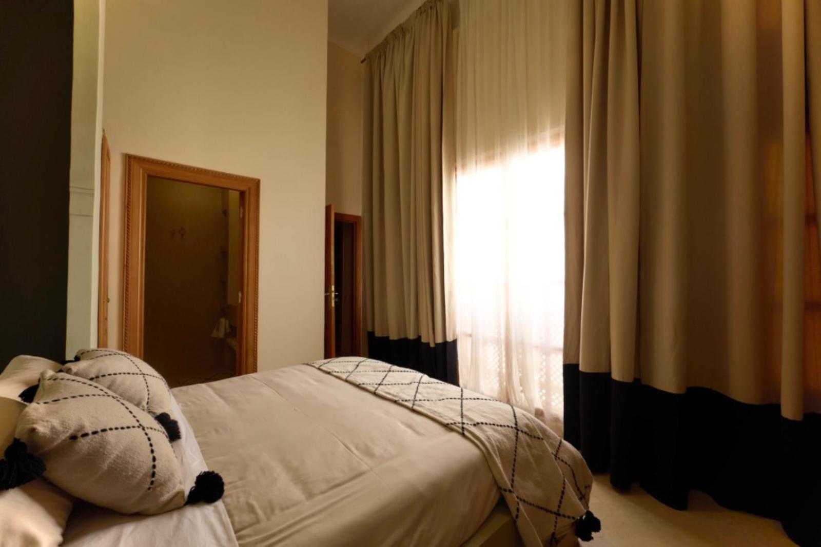 Riad Al Muhandiz Peaceful Duplex Suites near Jemaa El Fna