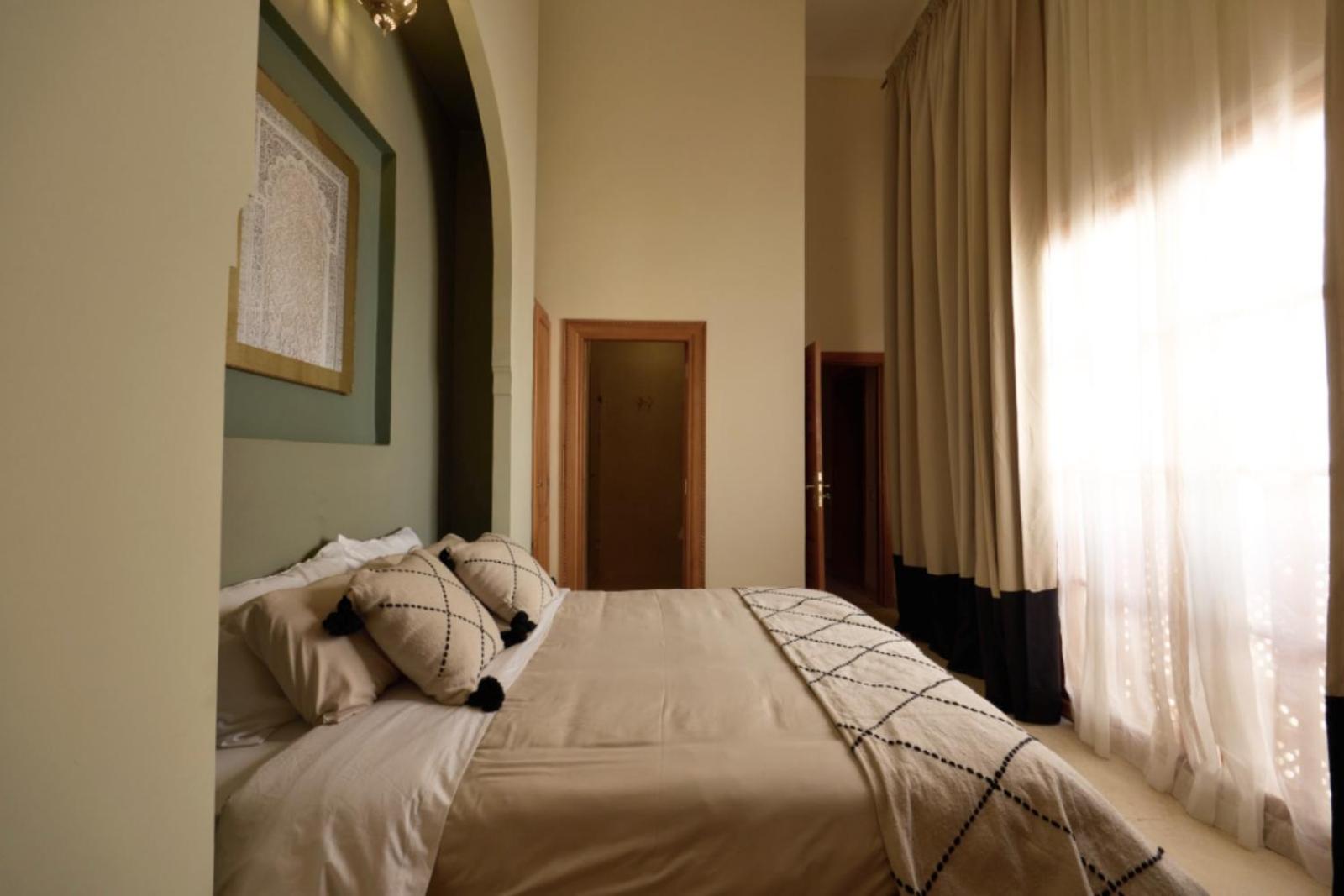 Riad Al Muhandiz Peaceful Duplex Suites near Jemaa El Fna