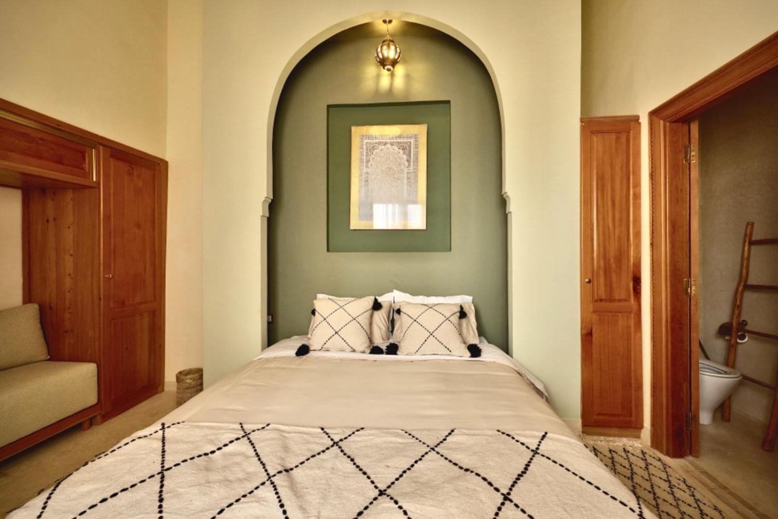 Riad Al Muhandiz Peaceful Duplex Suites near Jemaa El Fna