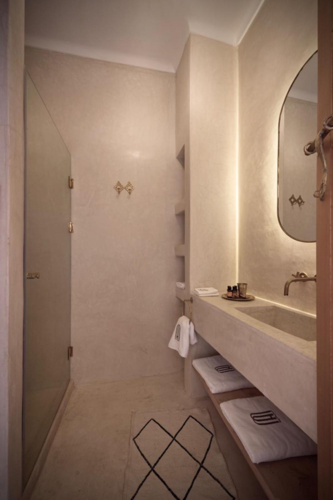 Riad Al Muhandiz Peaceful Duplex Suites near Jemaa El Fna