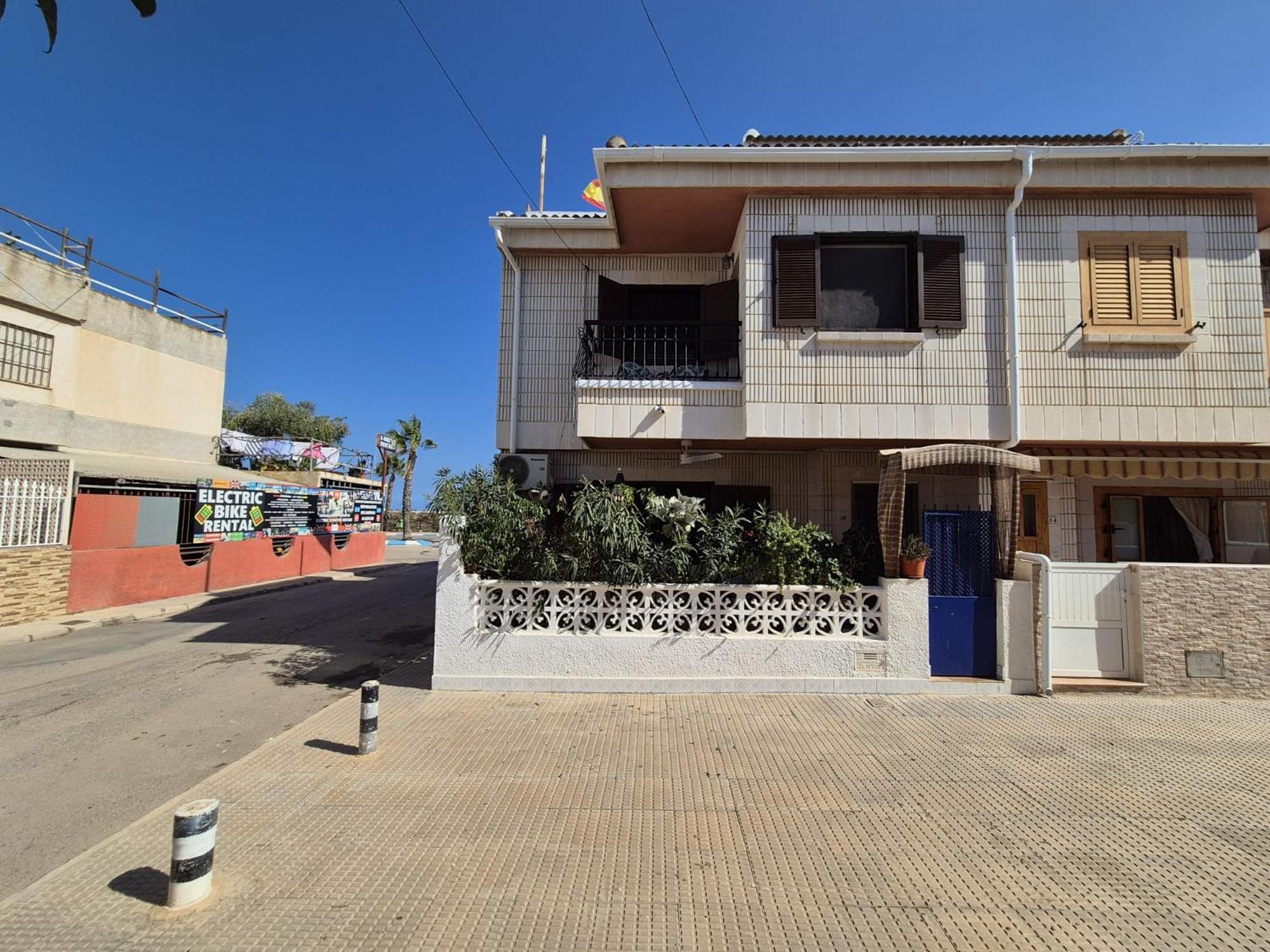 Casa Flamingo - Corner house near beach & boulevard with sea & salt lake view