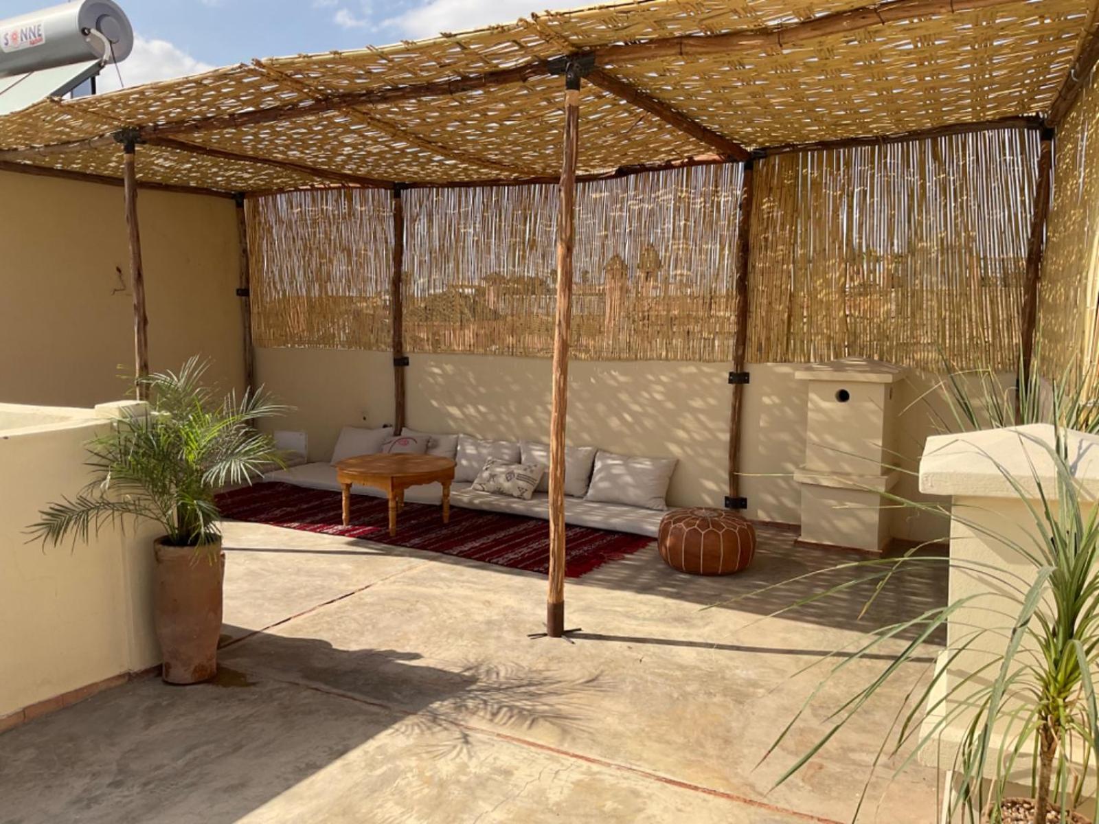 Riad Al Muhandiz Peaceful Duplex Suites near Jemaa El Fna