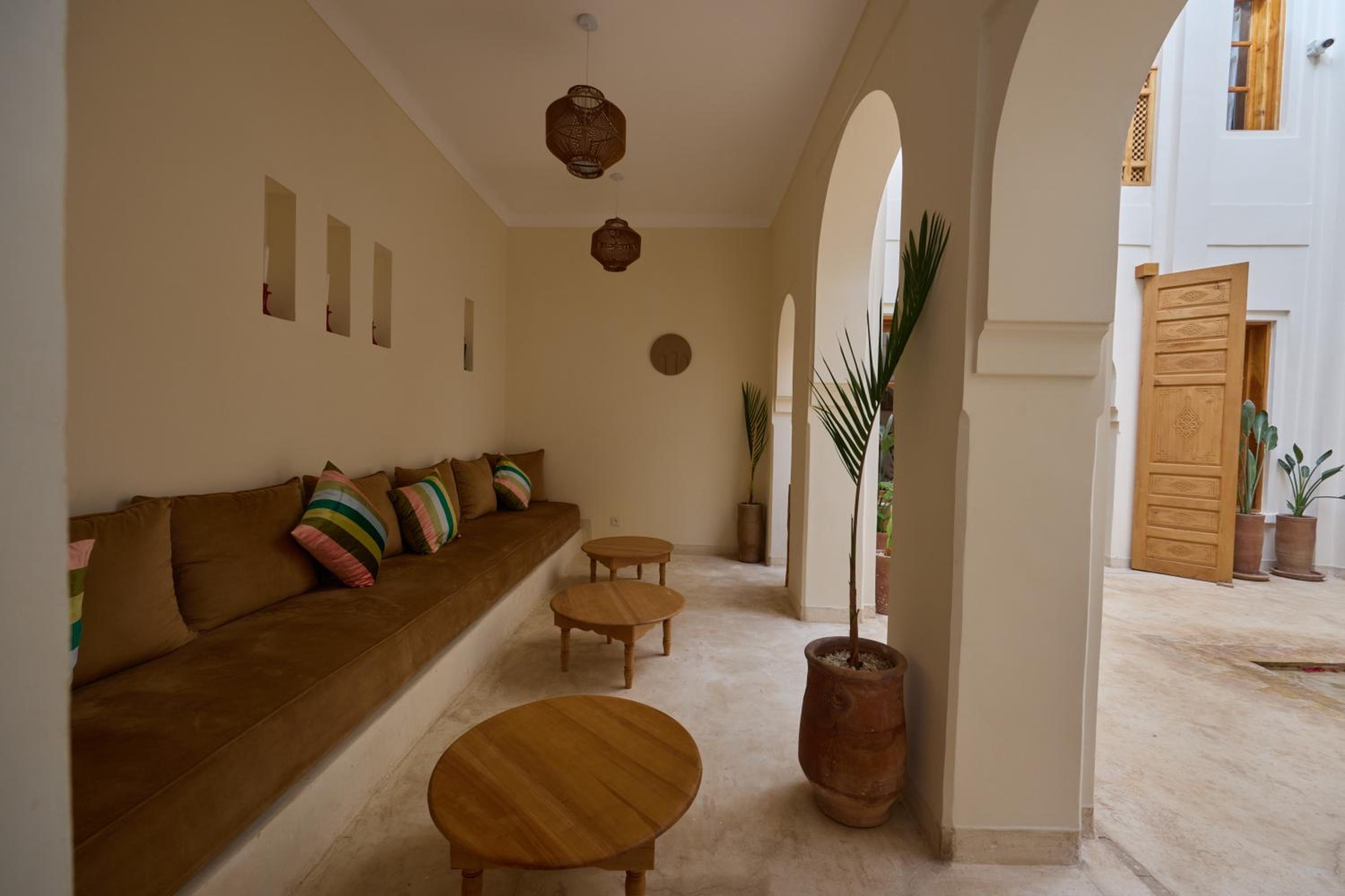 Riad Al Muhandiz Peaceful Duplex Suites near Jemaa El Fna