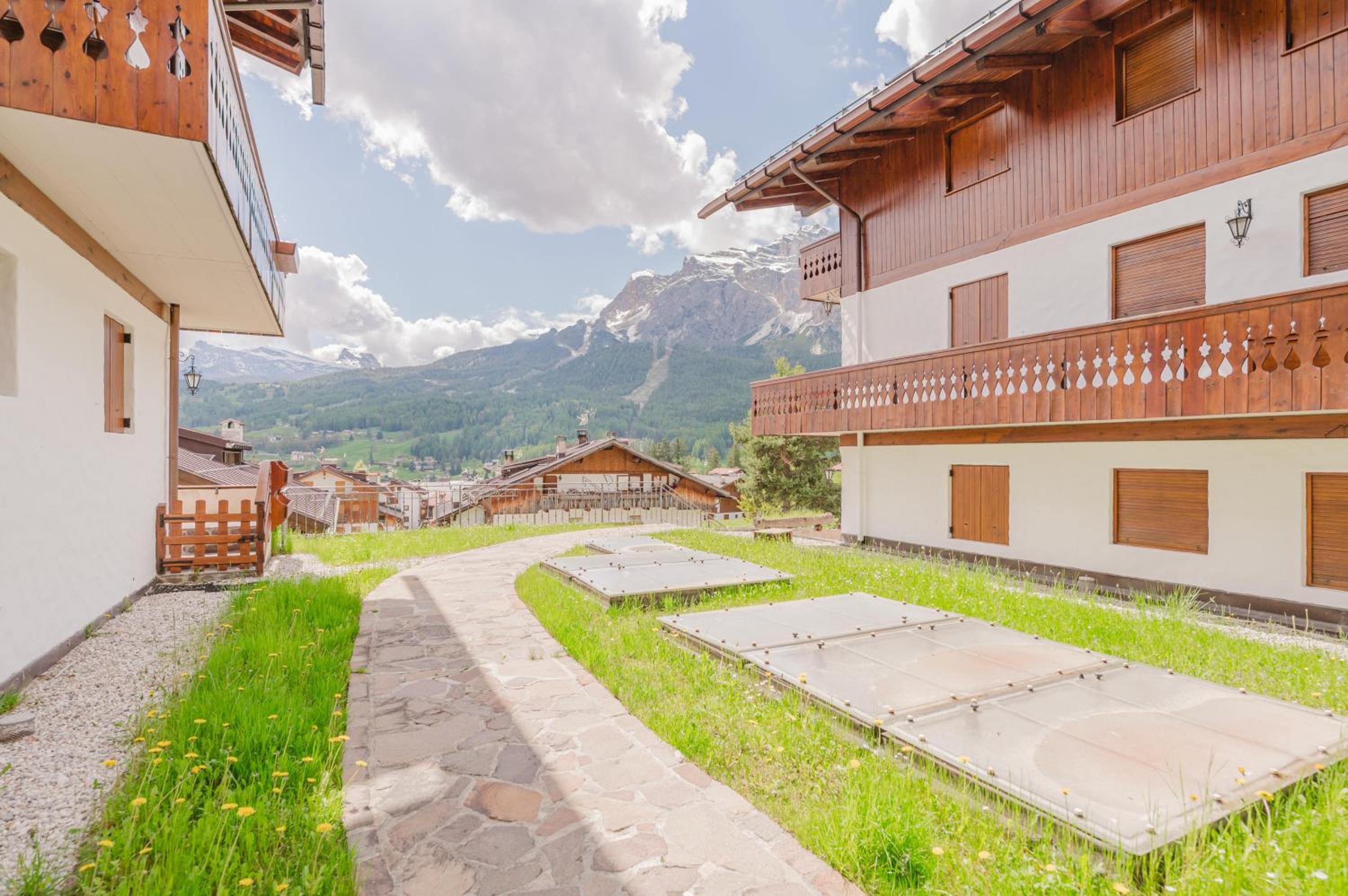 Casa Verocai - Mountain View Terrace & Parking photo 4