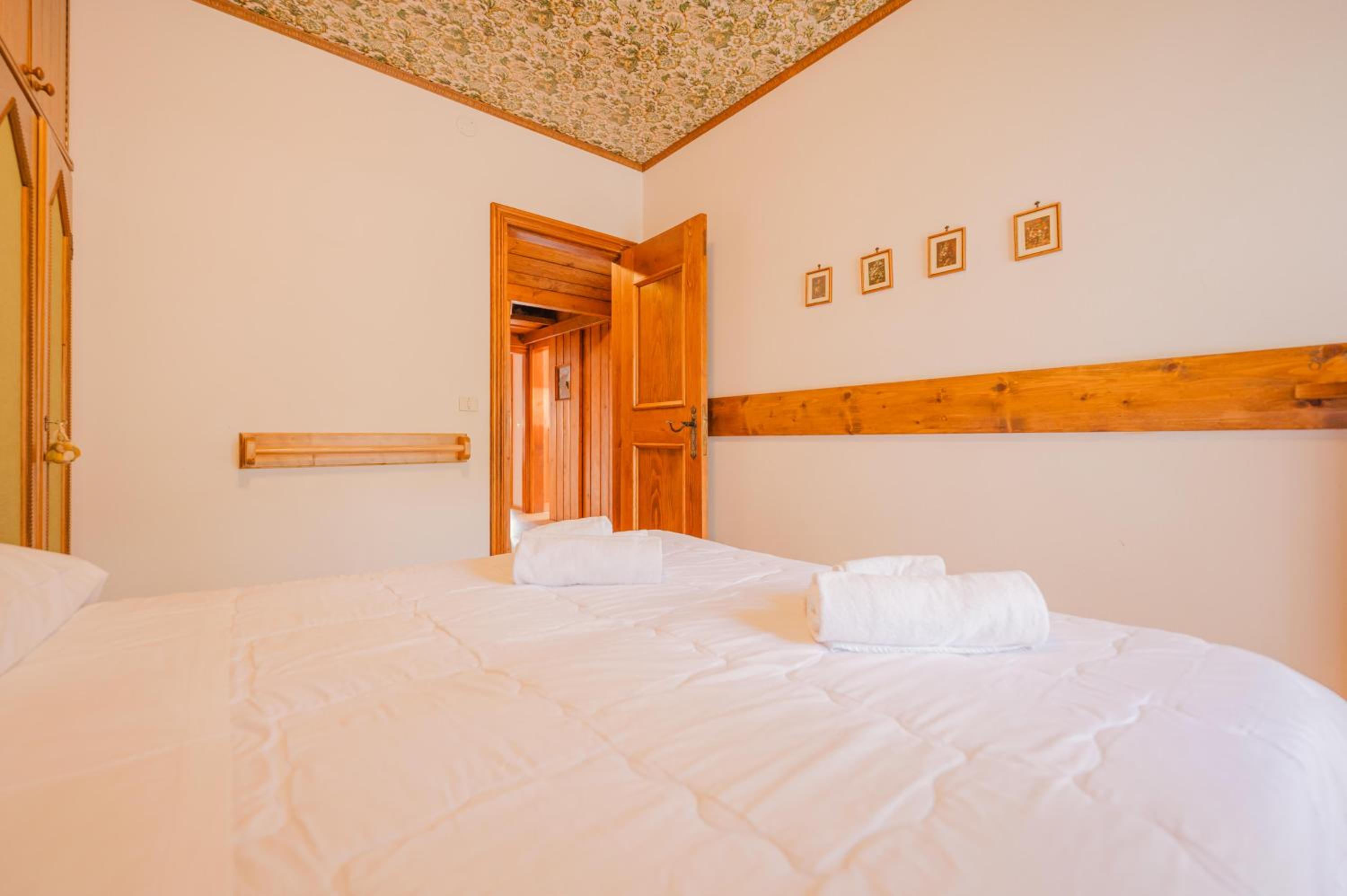 Casa Verocai - Mountain View Terrace & Parking photo 2