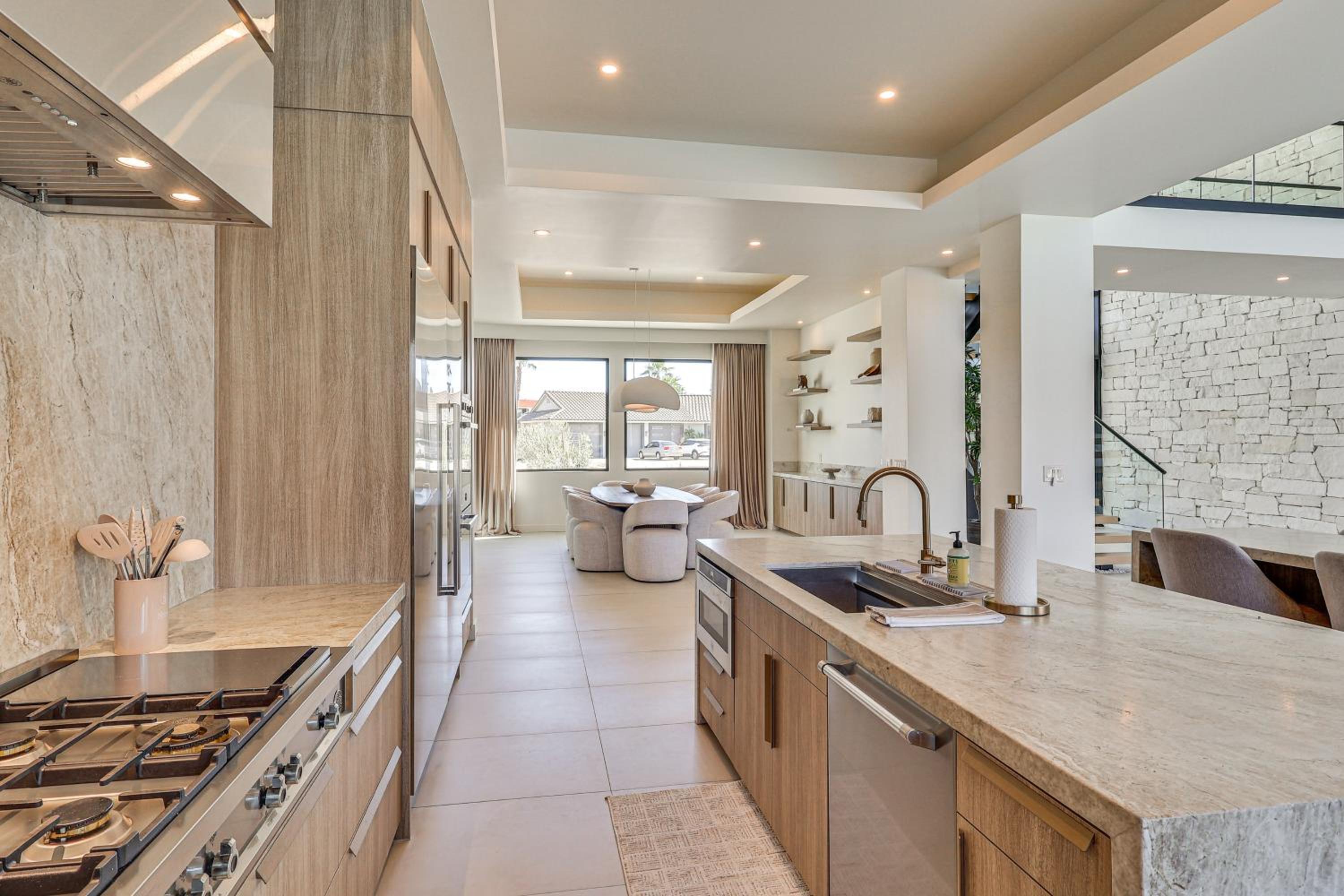 Luxurious Getaway on Lake Havasu Golf Course!
